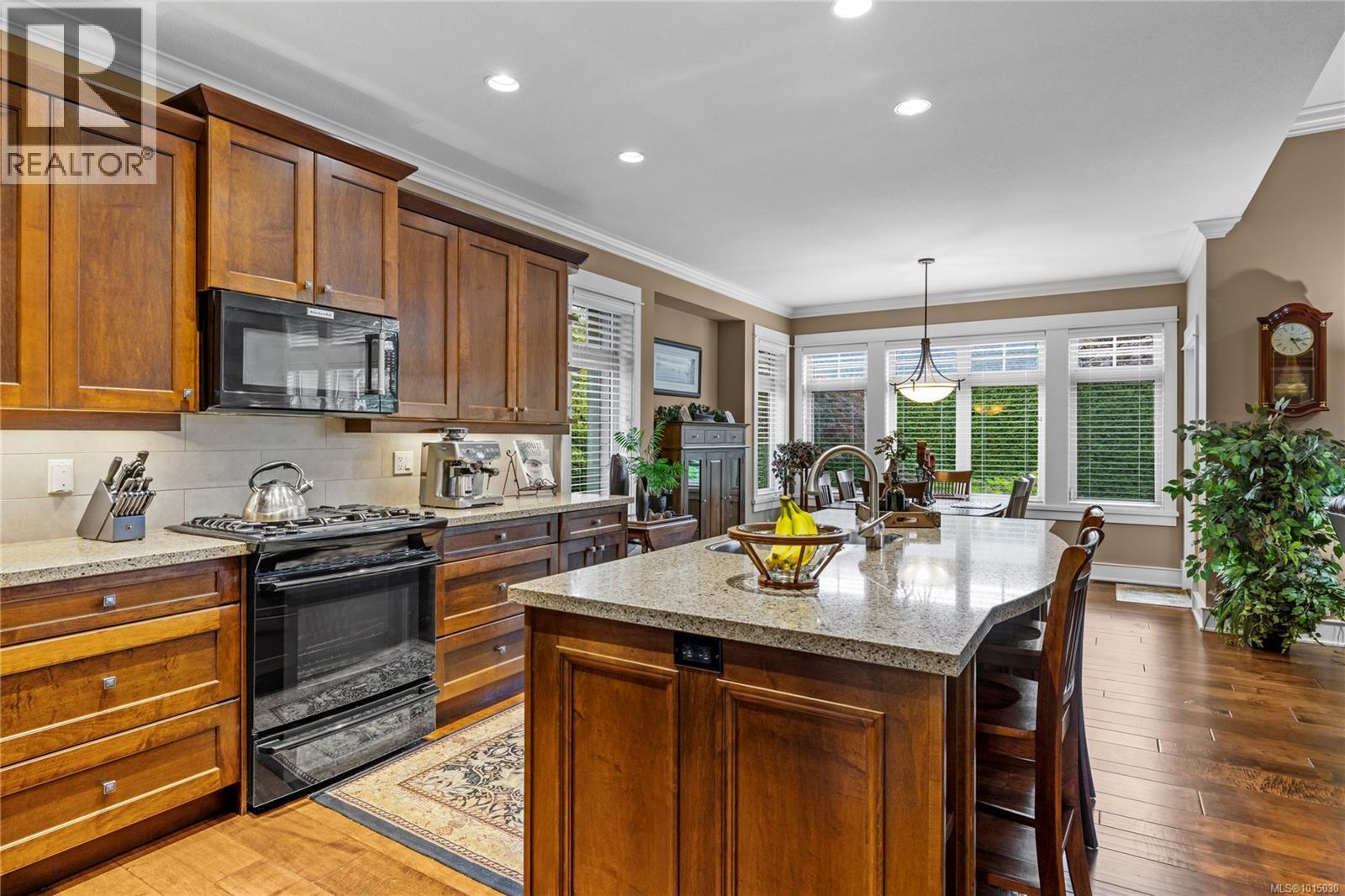 515 Eaglewood Crt, Qualicum Beach