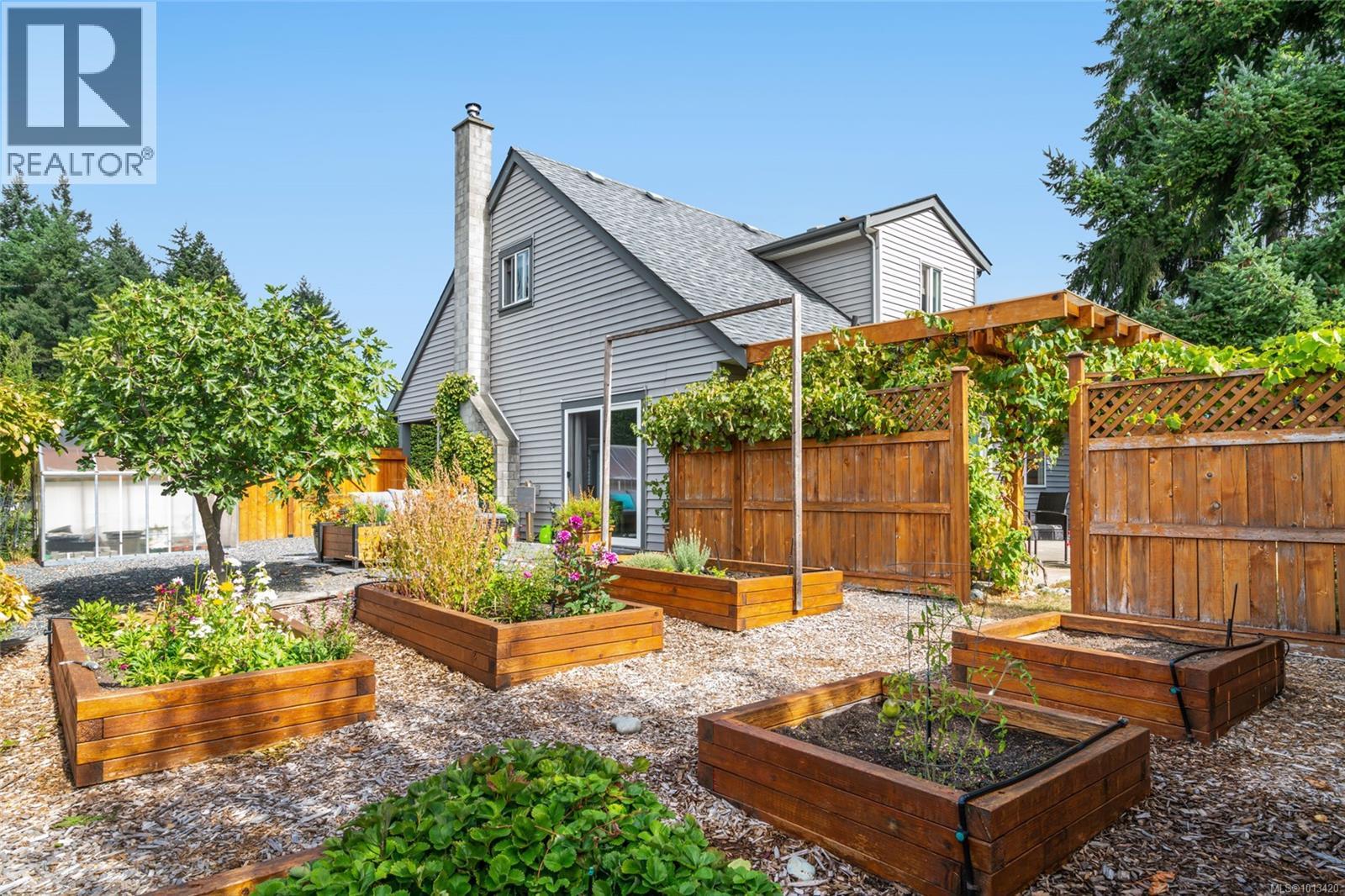 3993 Uplands Dr, Nanaimo