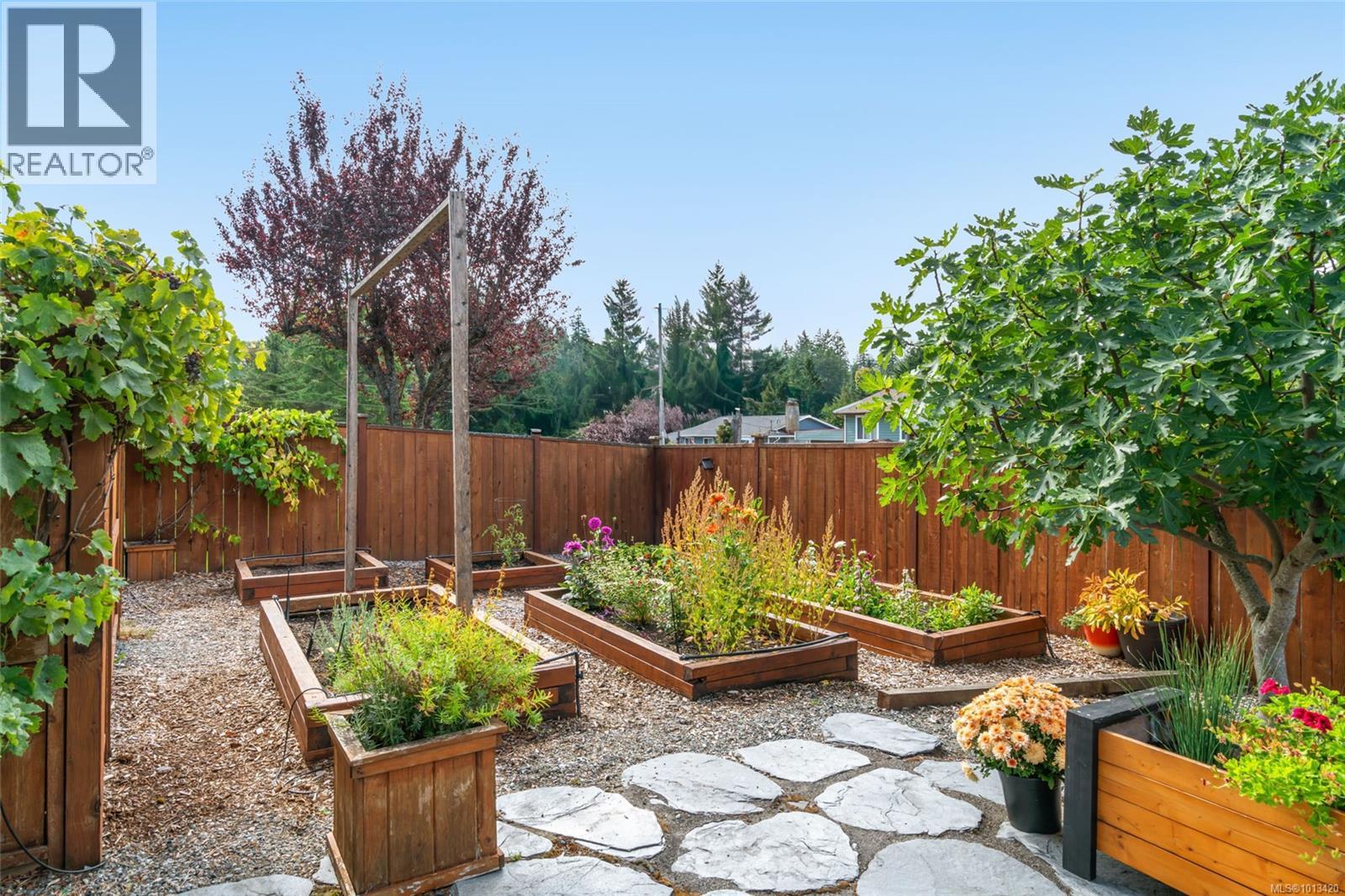 3993 Uplands Dr, Nanaimo