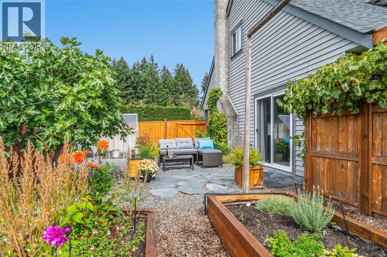 3993 Uplands Dr, Nanaimo