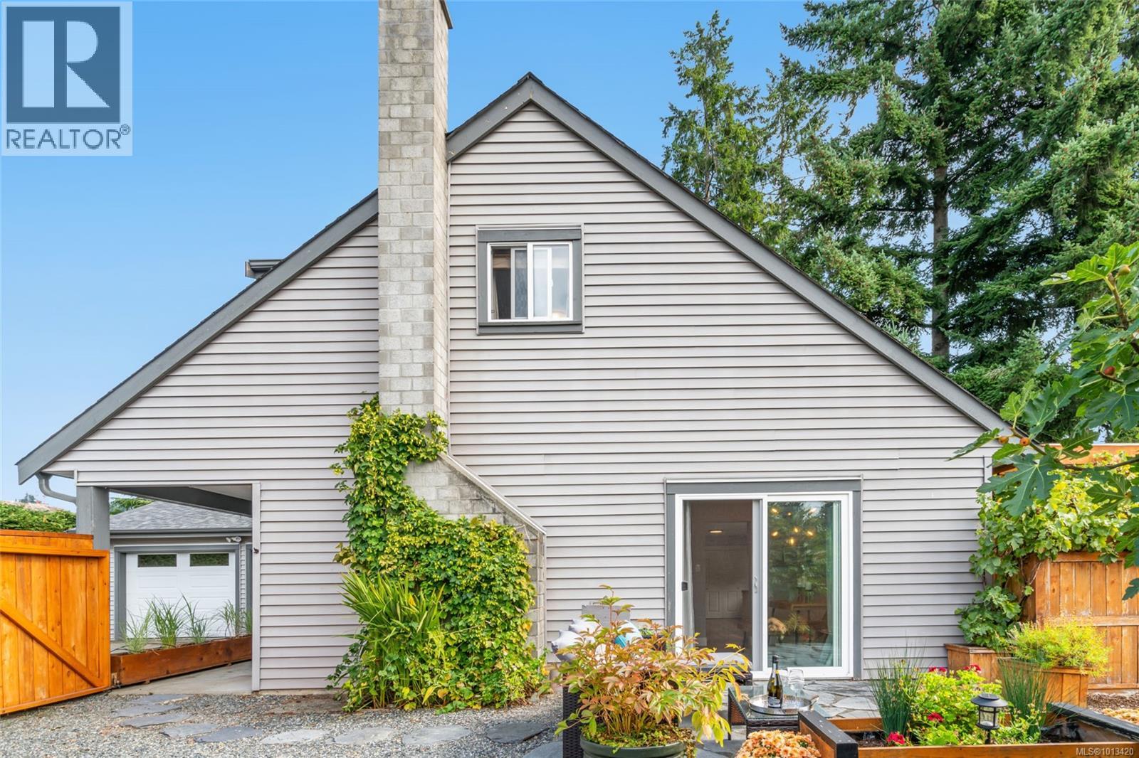 3993 Uplands Dr, Nanaimo