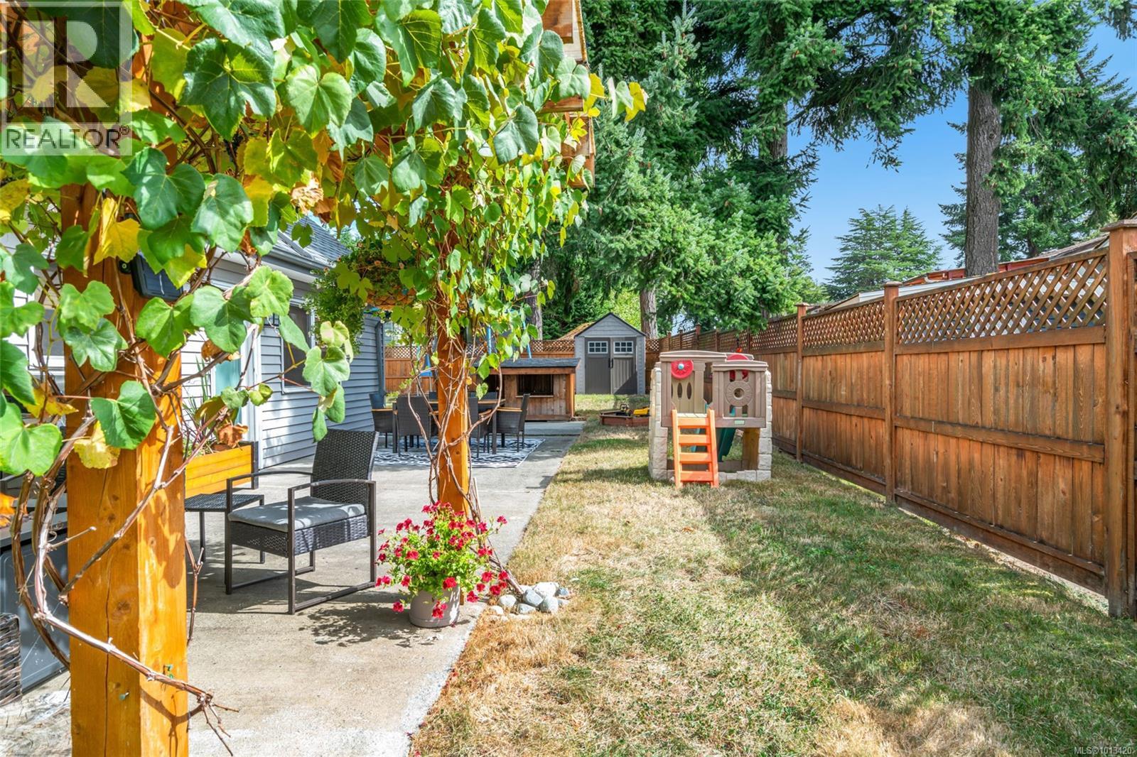 3993 Uplands Dr, Nanaimo