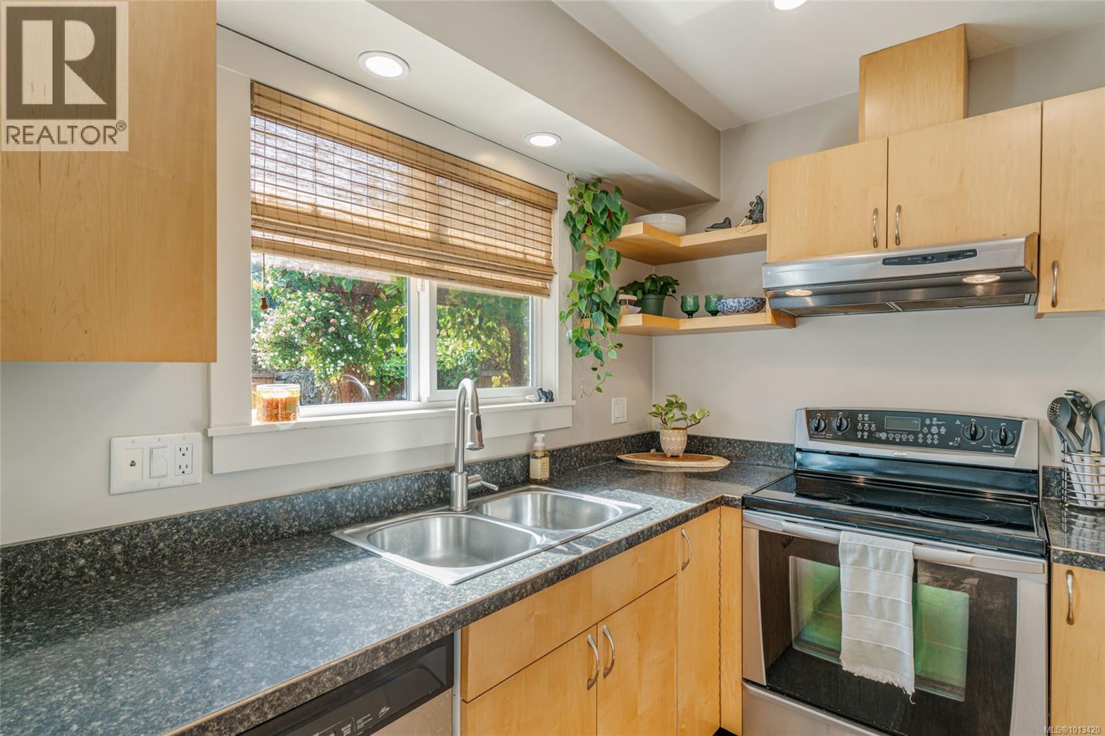 3993 Uplands Dr, Nanaimo