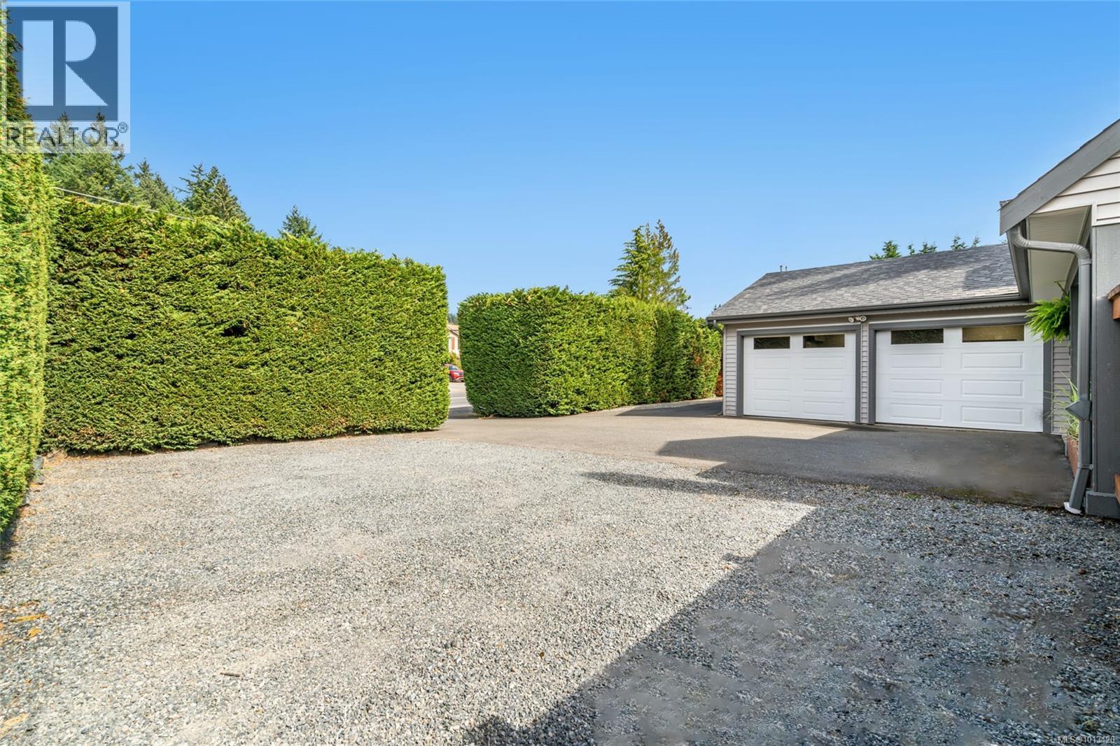 3993 Uplands Dr, Nanaimo