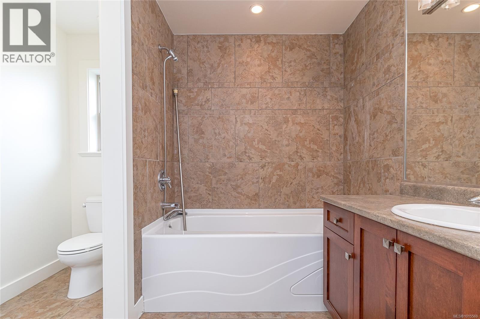 1017 Graphite Pl, Langford