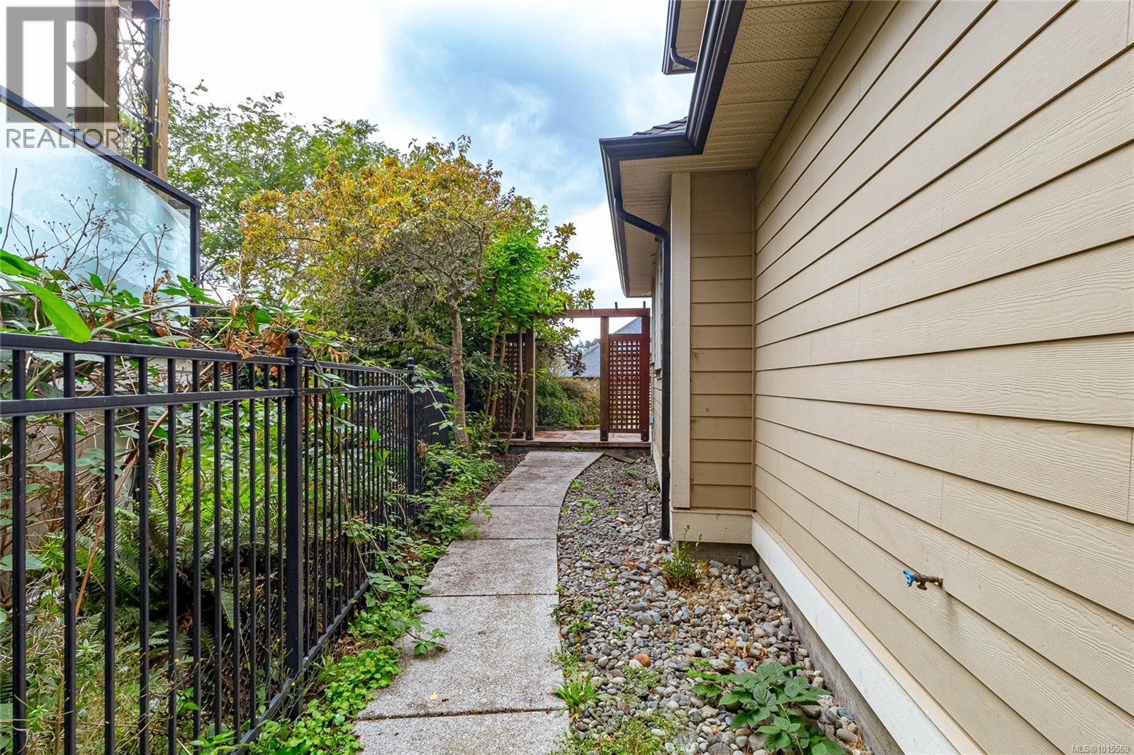 1017 Graphite Pl, Langford