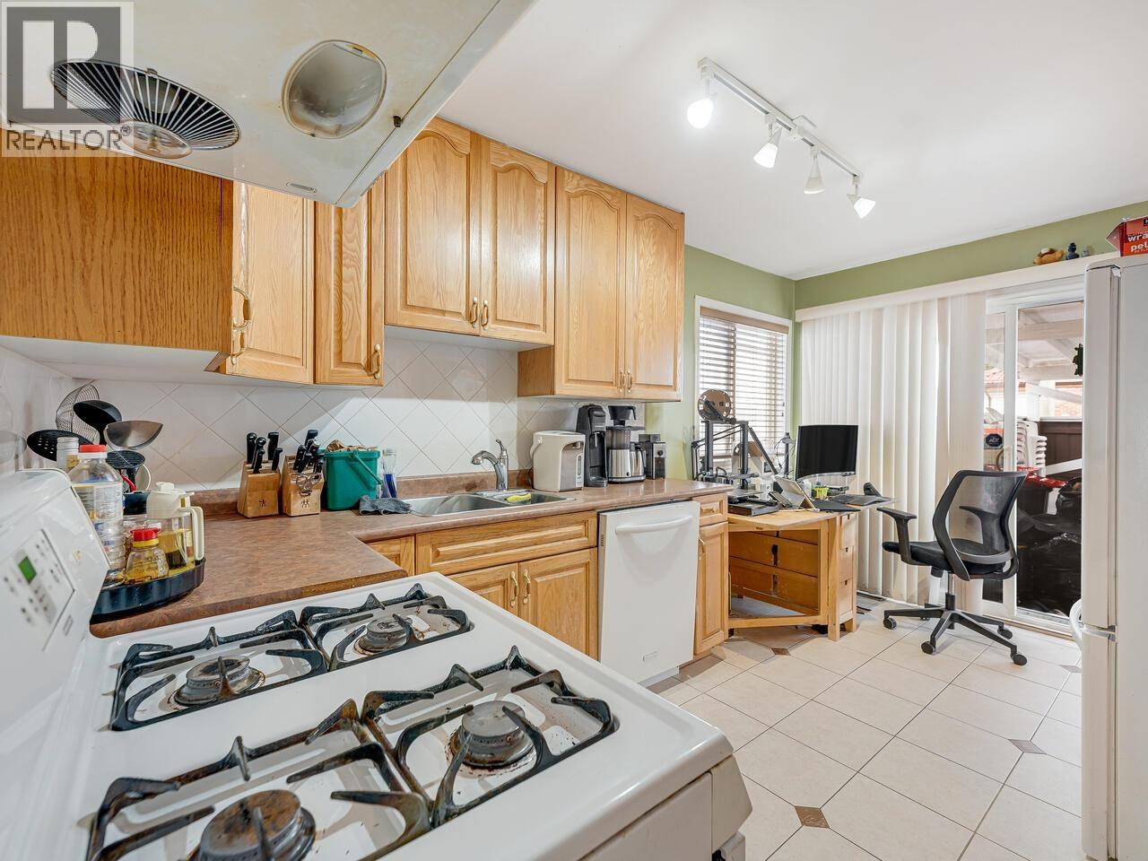 6979 GLADSTONE STREET, Vancouver
