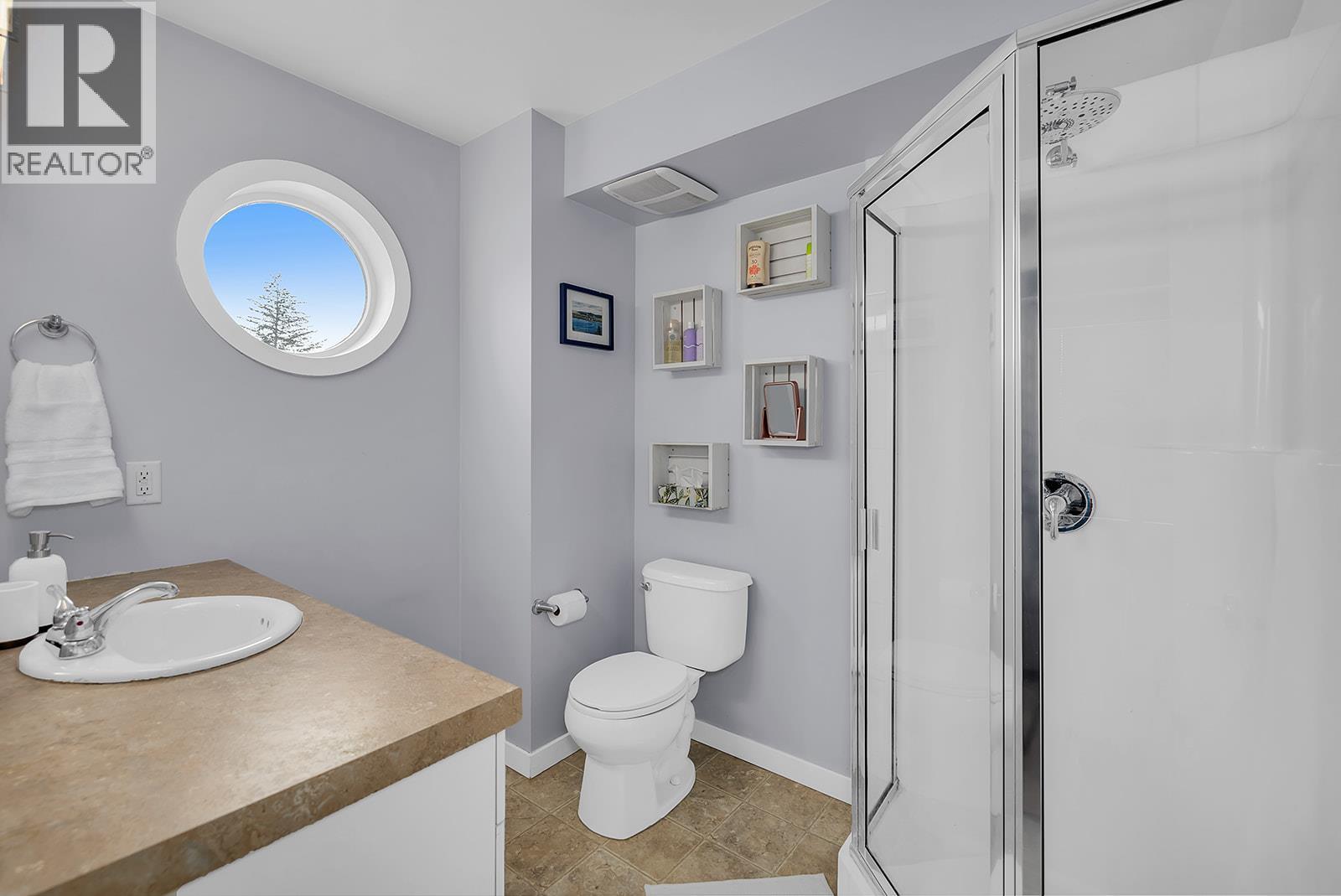 14 1881 Ambrosi Road, Kelowna