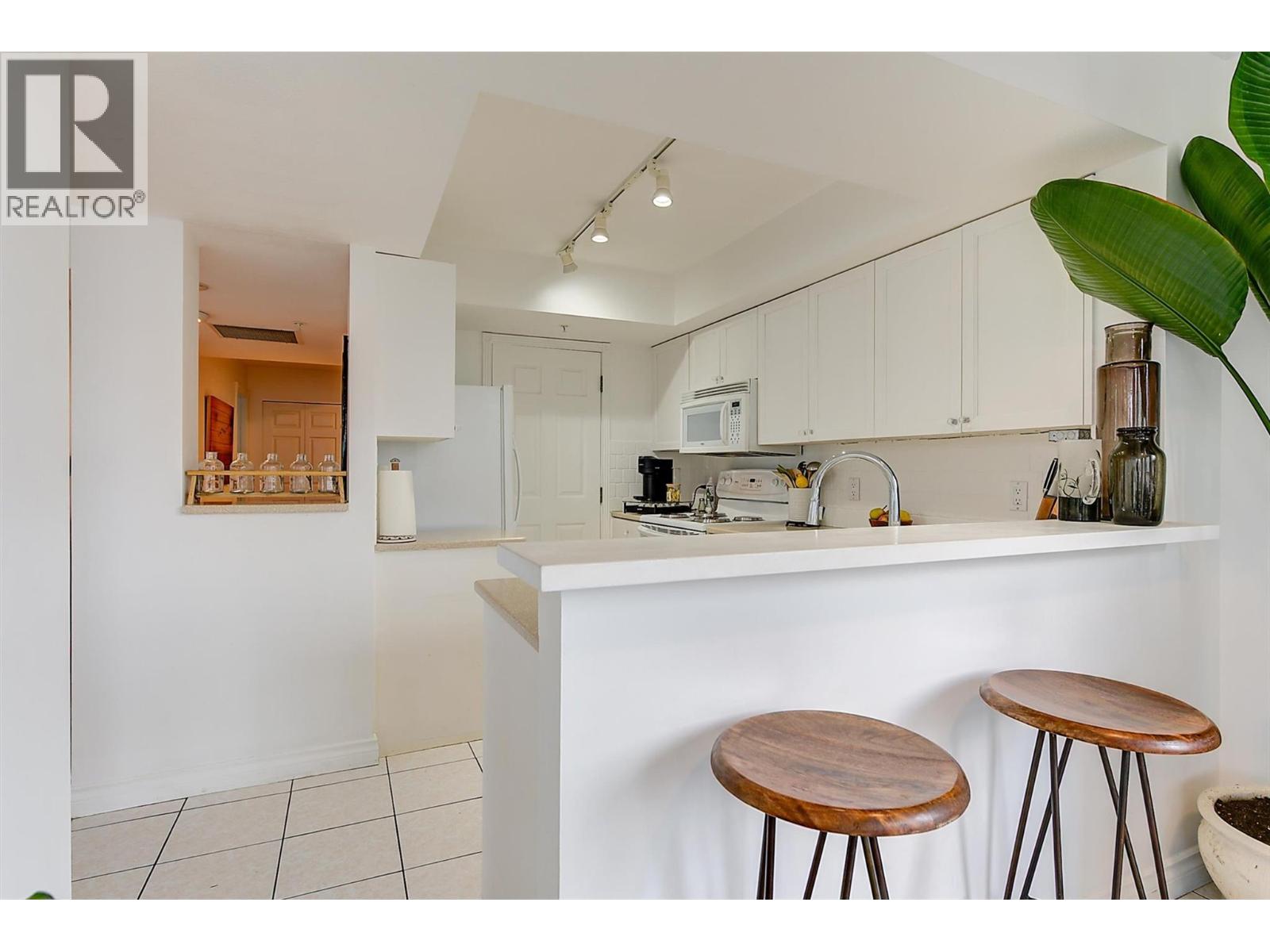 804 1160 Sunset Drive, Kelowna