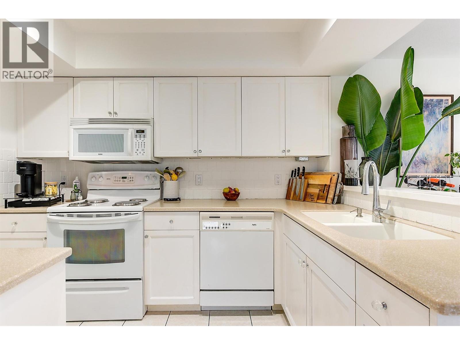 804 1160 Sunset Drive, Kelowna