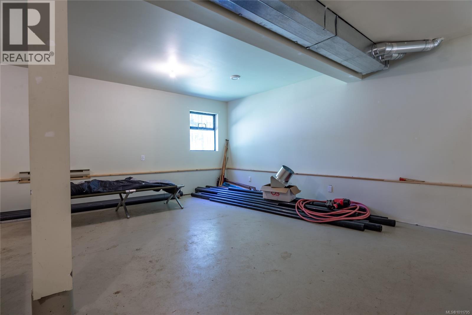 8598 Island Hwy N, Black Creek