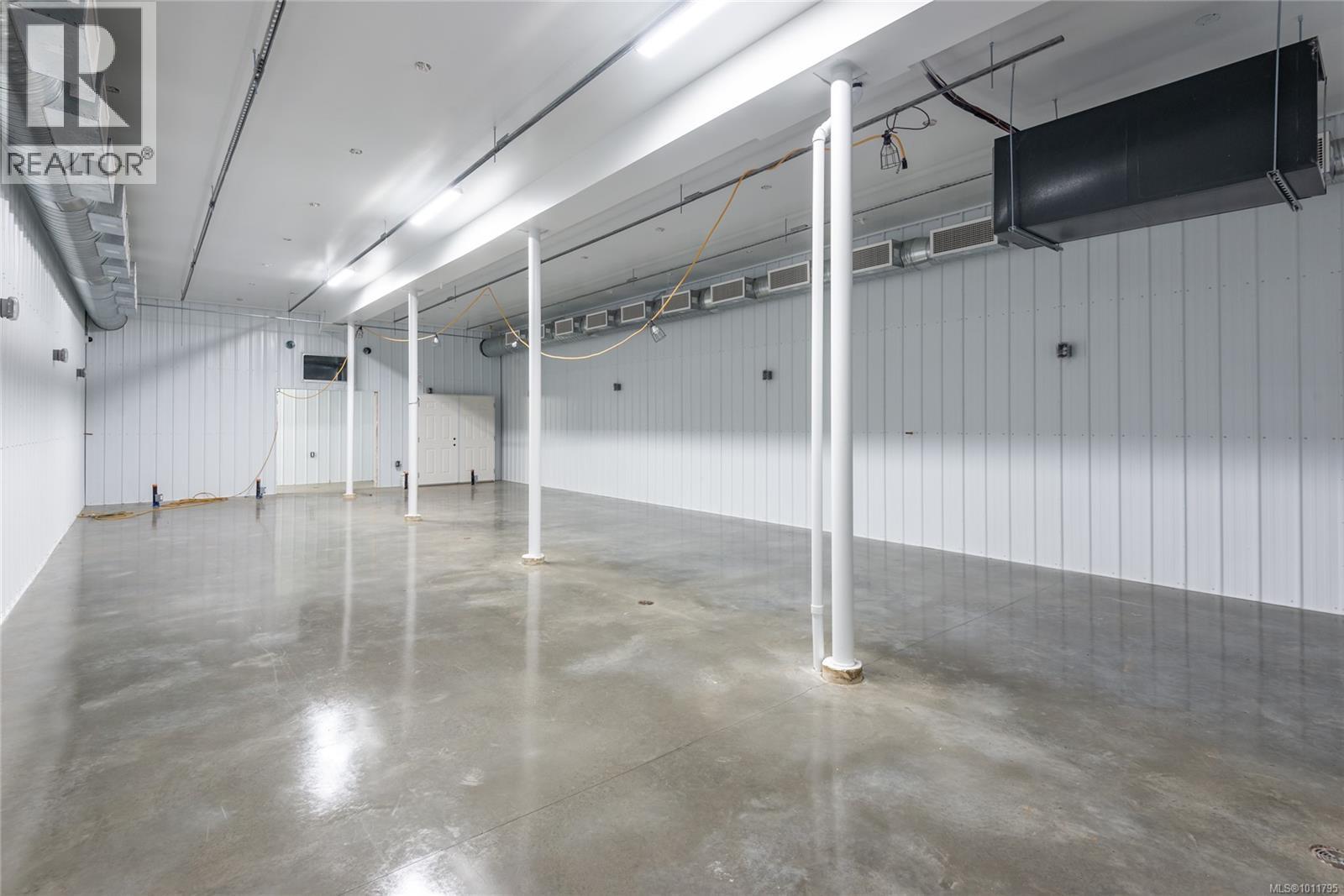 8598 Island Hwy N, Black Creek