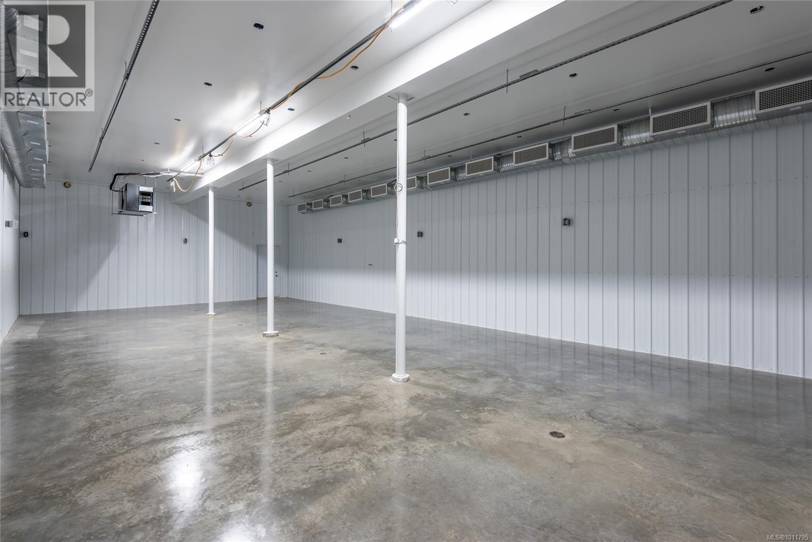 8598 Island Hwy N, Black Creek