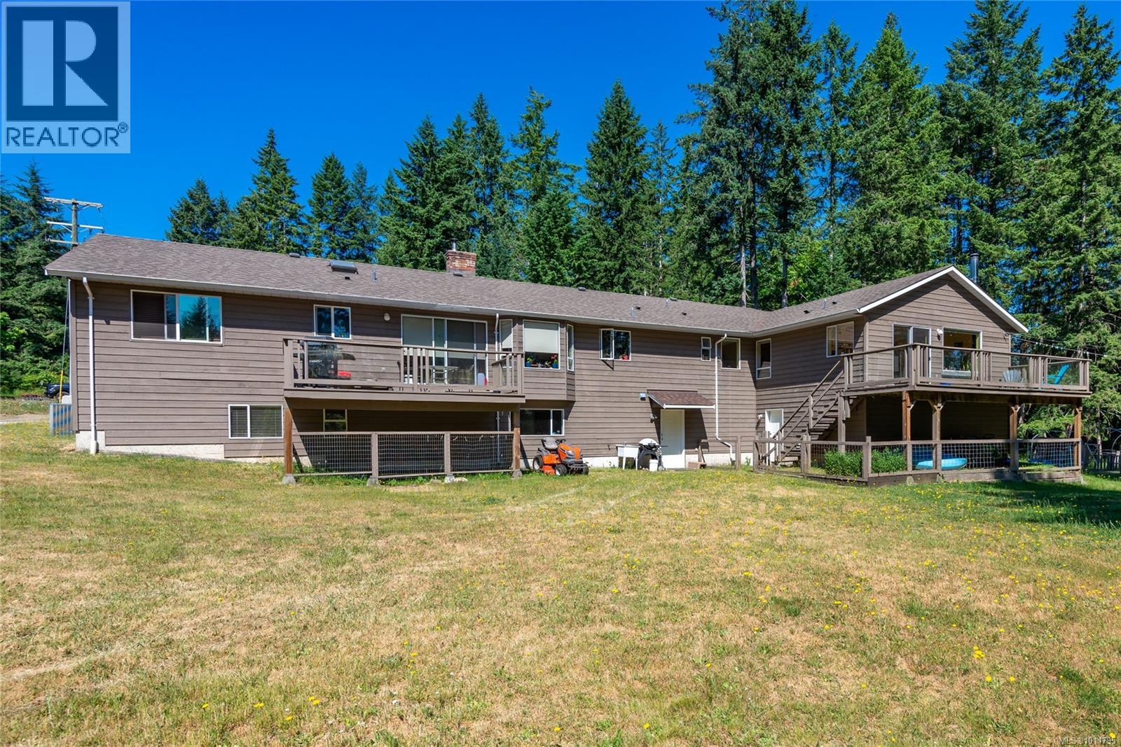 8598 Island Hwy N, Black Creek