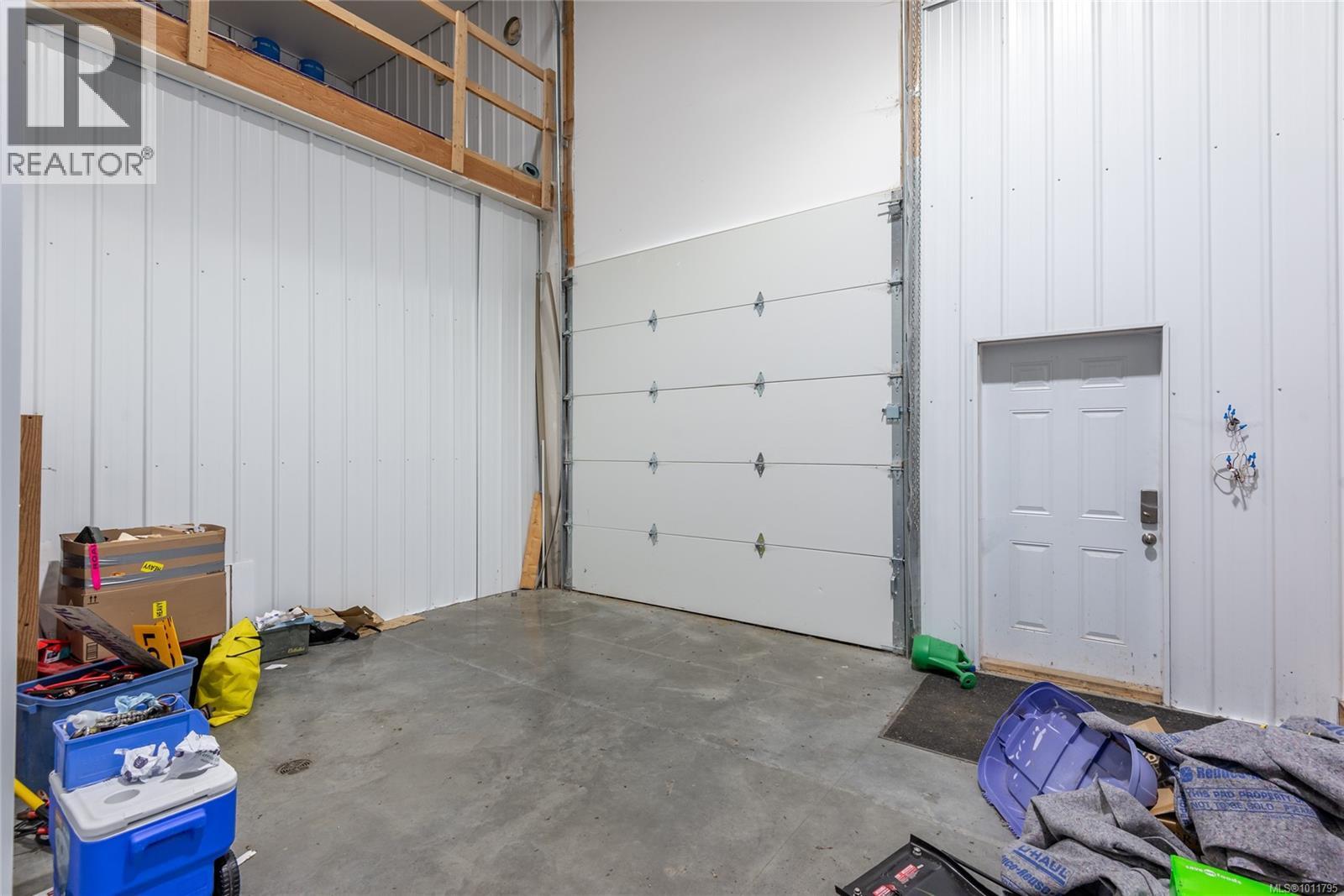 8598 Island Hwy N, Black Creek