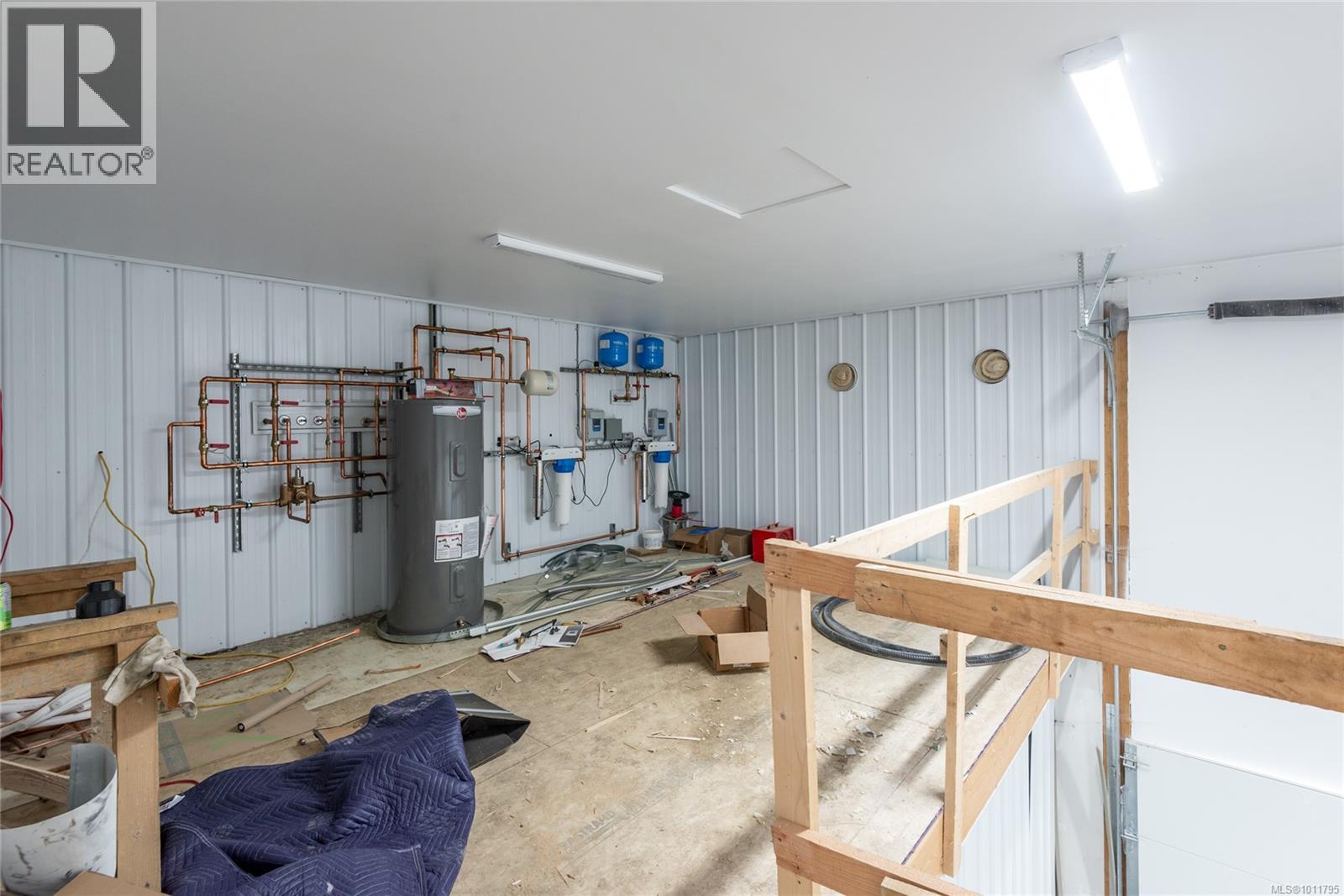 8598 Island Hwy N, Black Creek