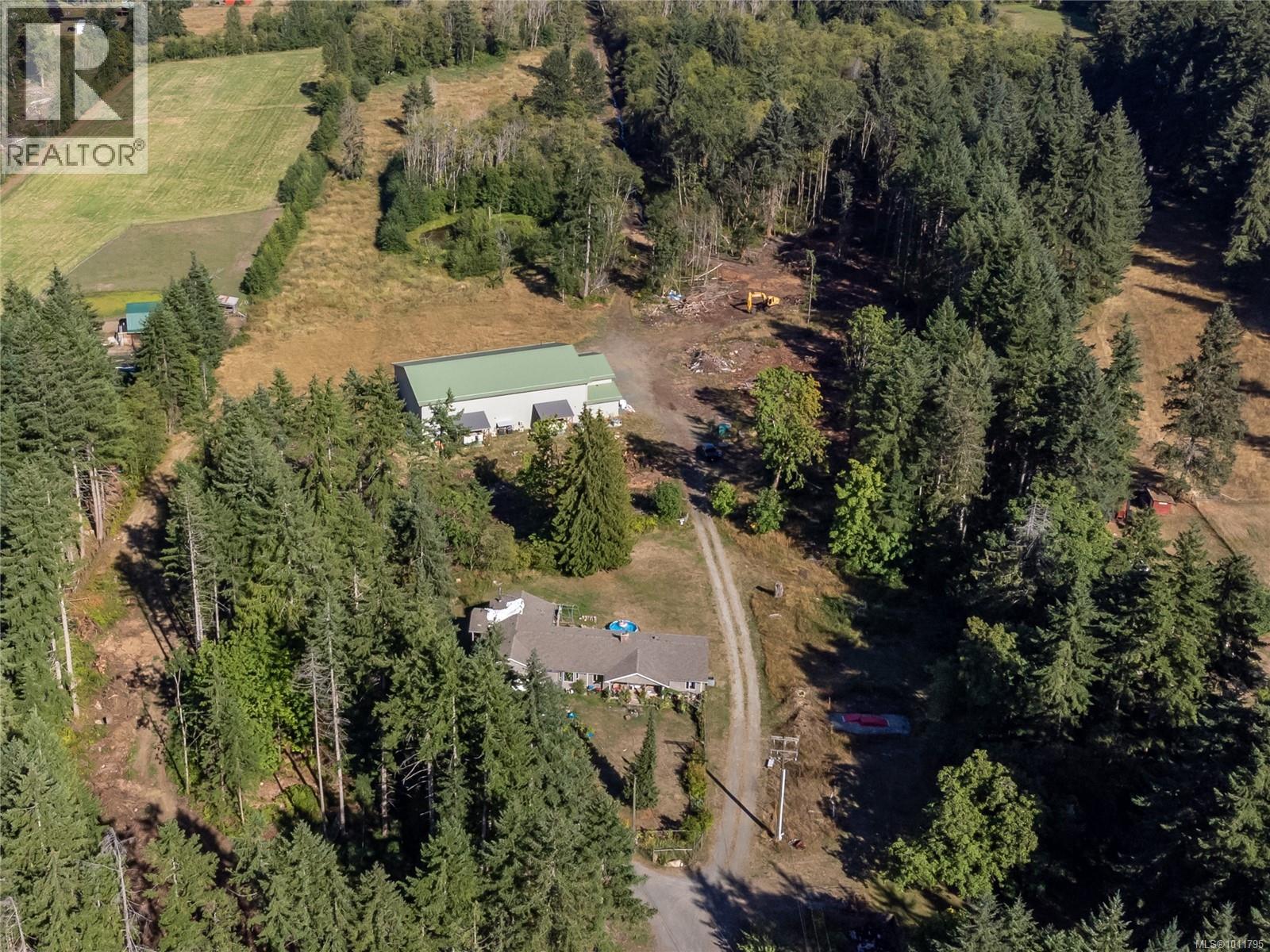 8598 Island Hwy N, Black Creek