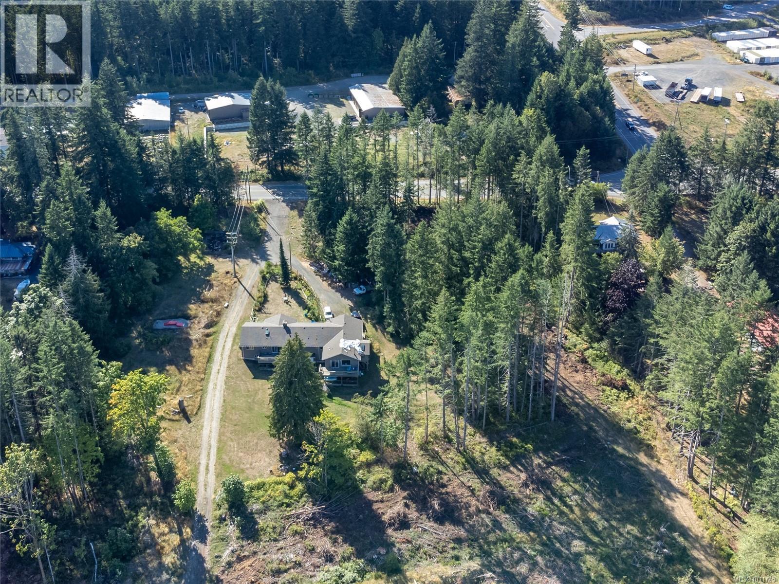 8598 Island Hwy N, Black Creek