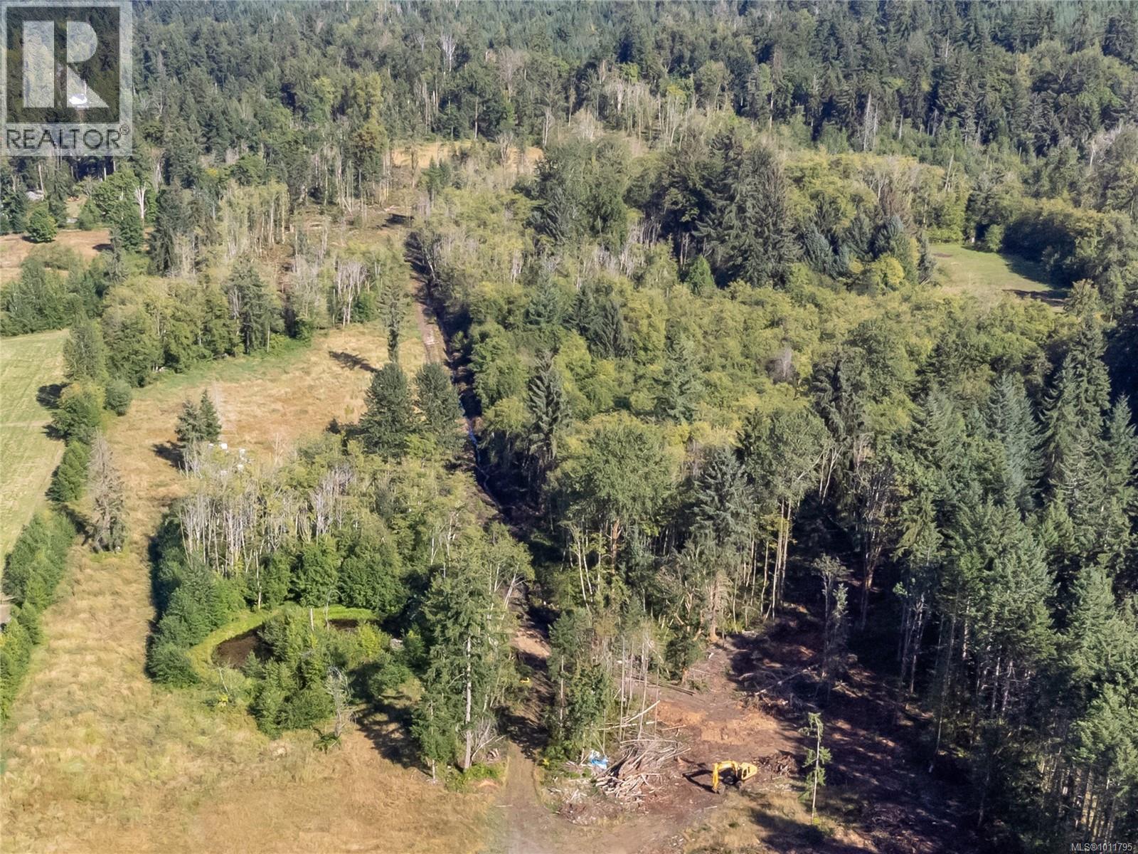 8598 Island Hwy N, Black Creek