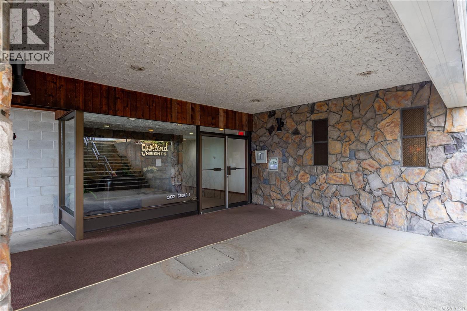 203 907 Cedar St, Campbell River