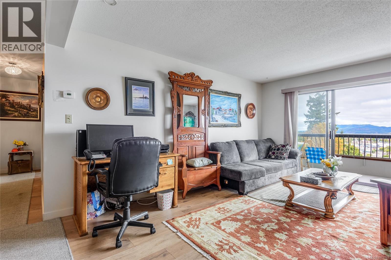 203 907 Cedar St, Campbell River