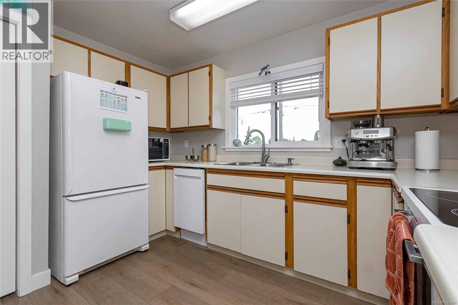 2700 Hamilton Rd, Victoria