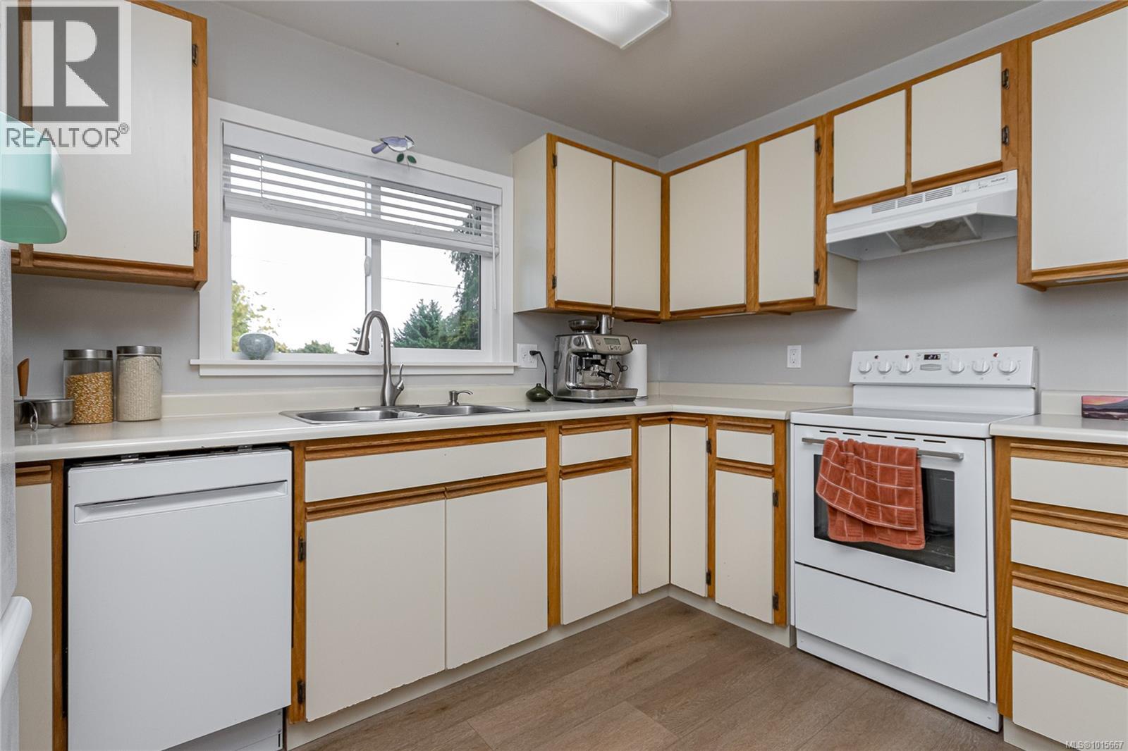 2700 Hamilton Rd, Victoria
