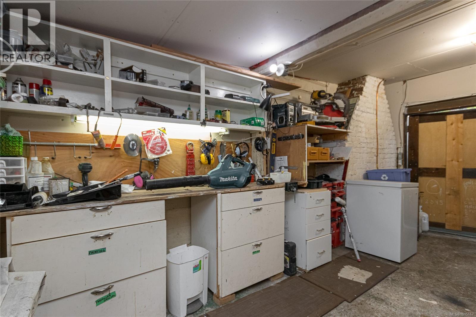 2700 Hamilton Rd, Victoria