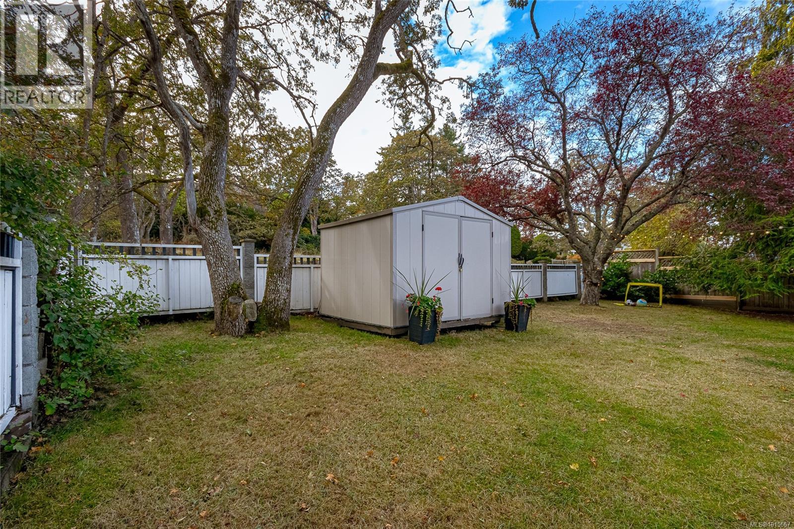 2700 Hamilton Rd, Victoria