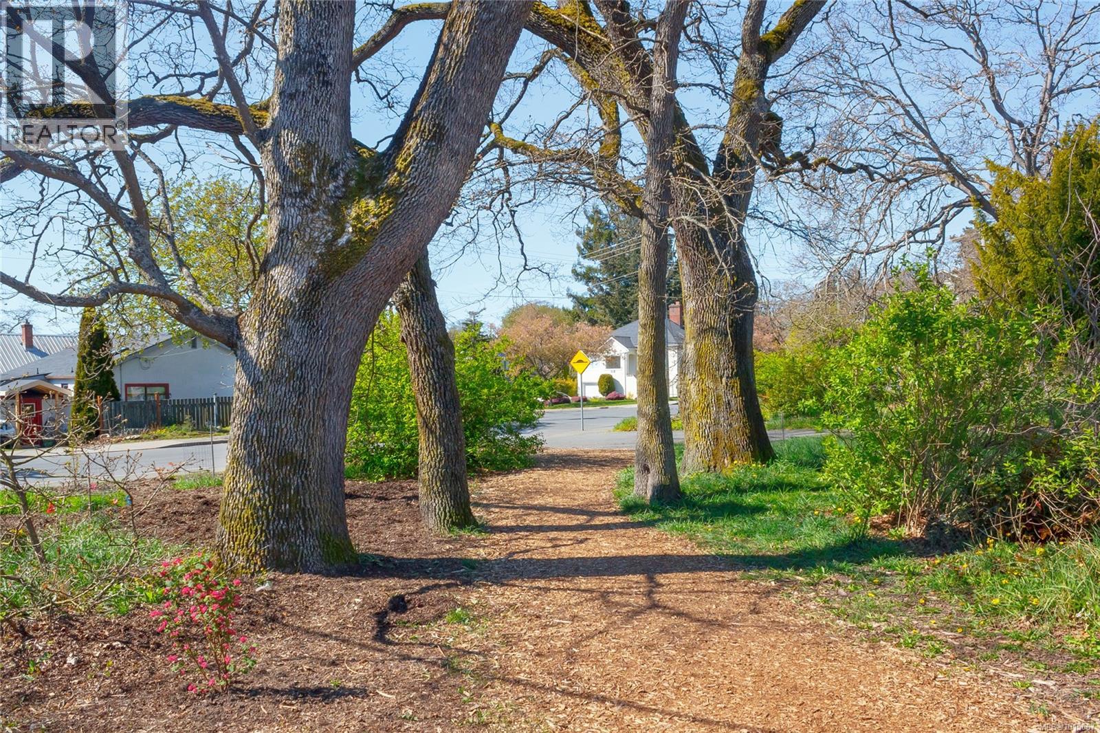 2700 Hamilton Rd, Victoria