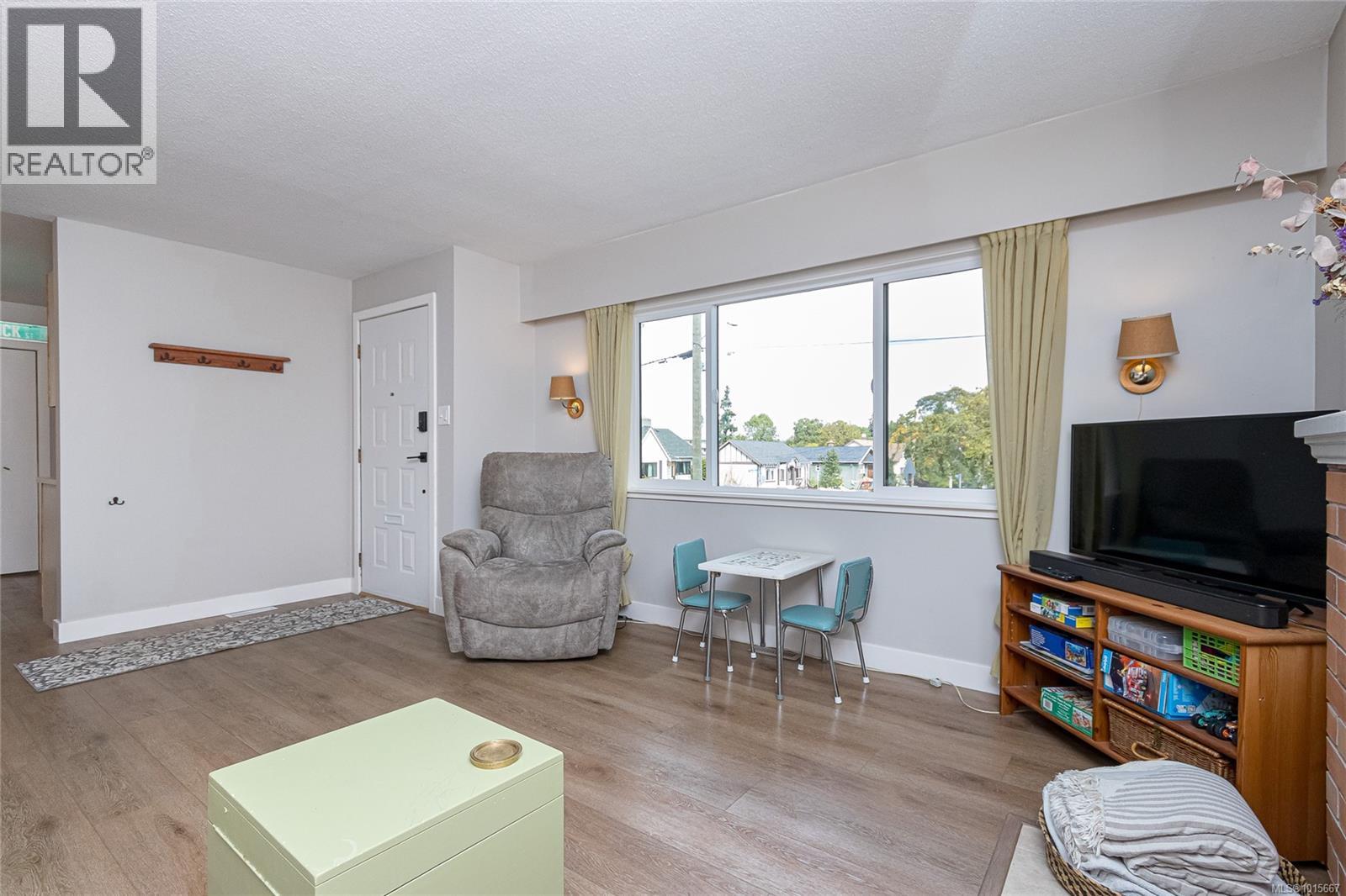 2700 Hamilton Rd, Victoria