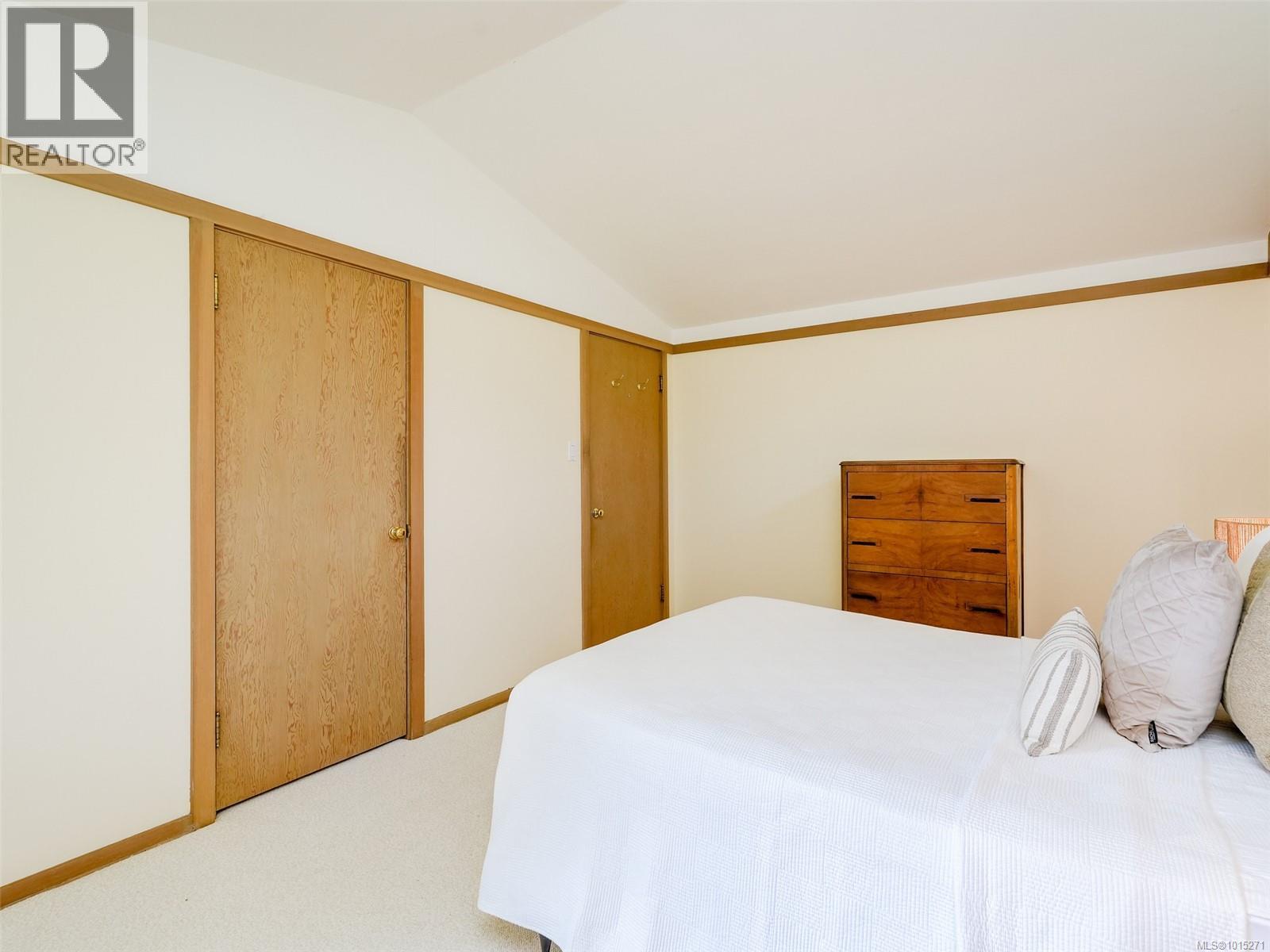  1676 St. Francis Wood, Victoria
