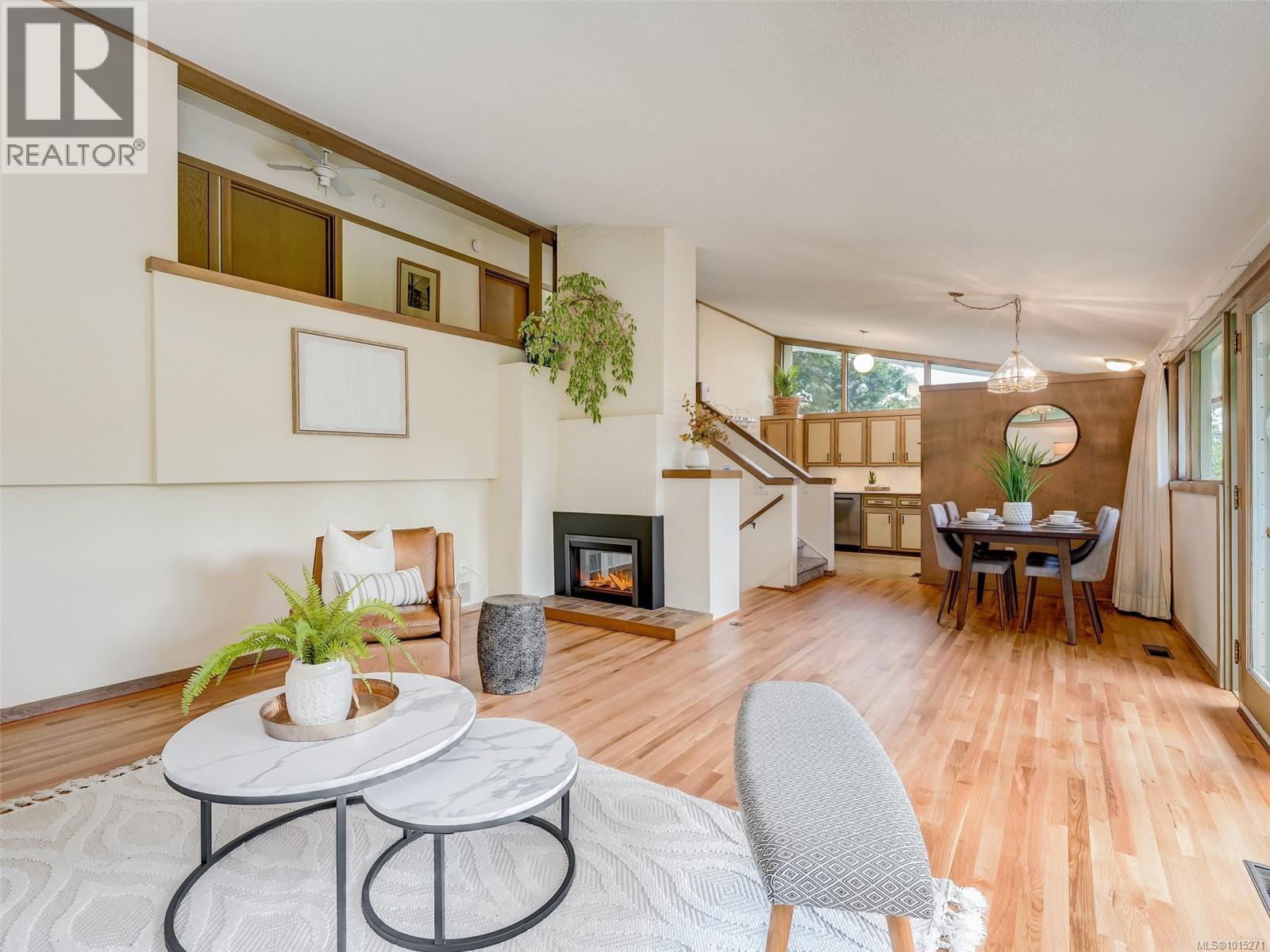  1676 St. Francis Wood, Victoria