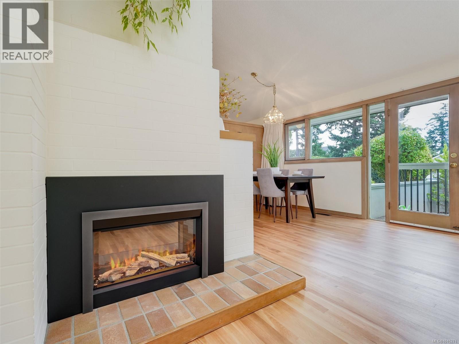  1676 St. Francis Wood, Victoria