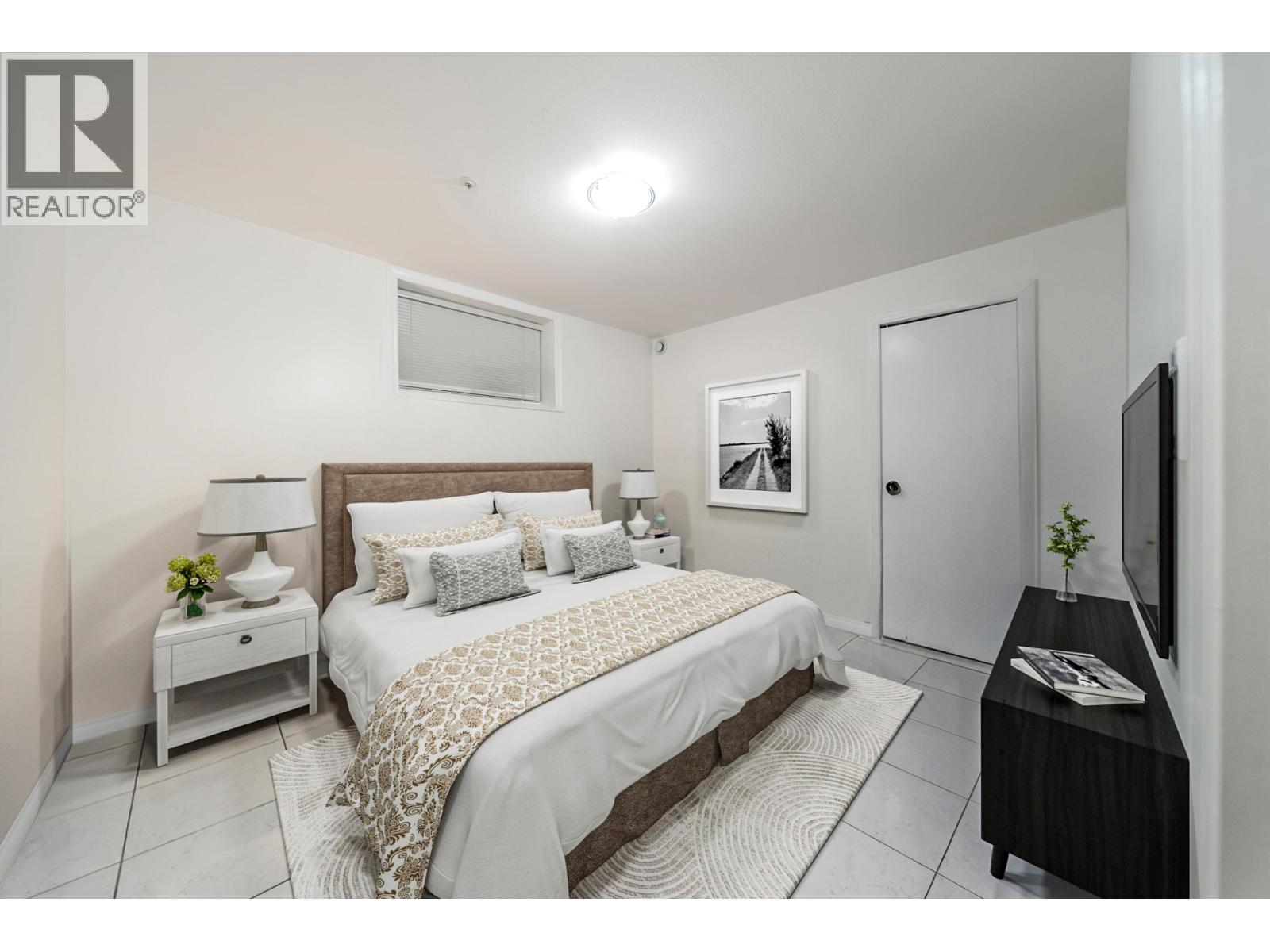5470 WALES STREET, Vancouver