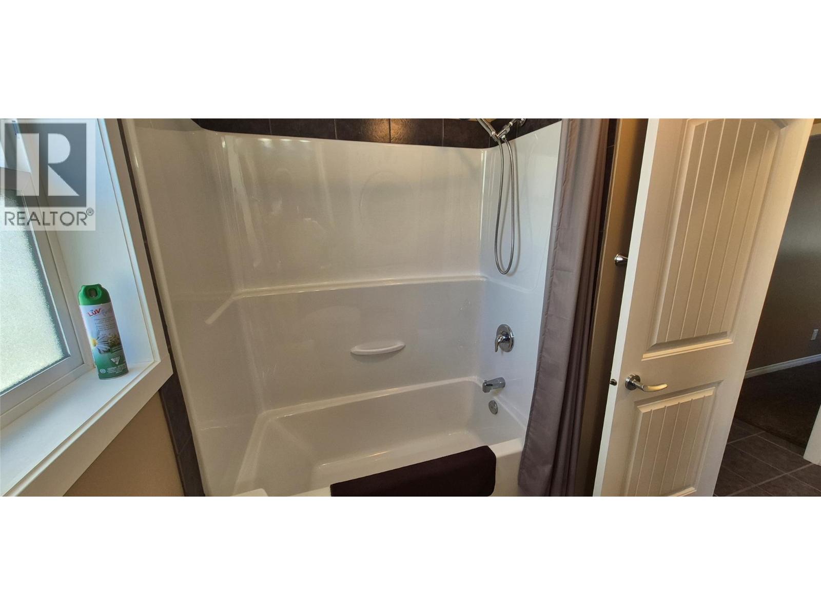 5211 Trans Canada Highway Unit# 6, Salmon Arm