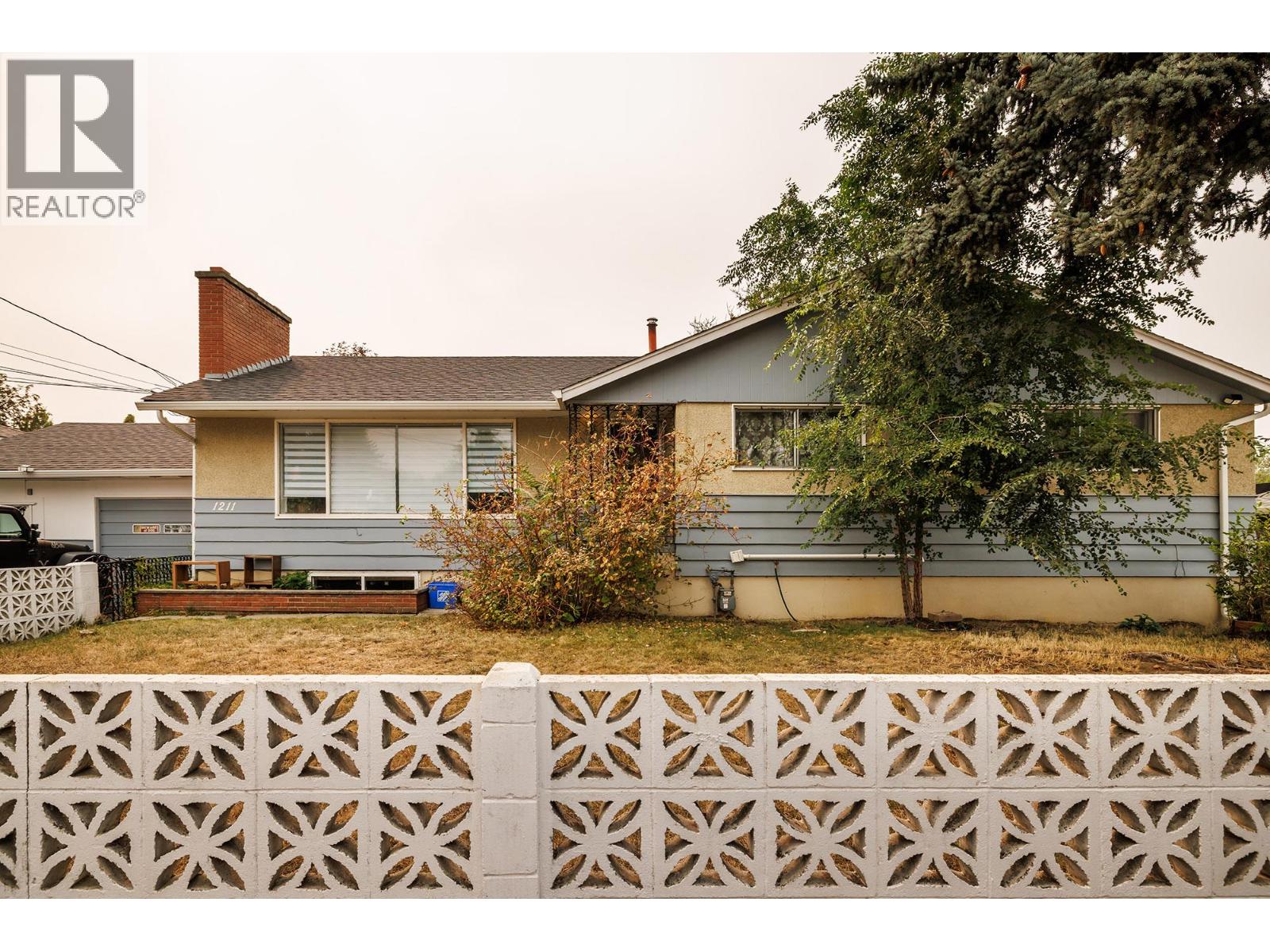  1211 Centennial Crescent, Kelowna