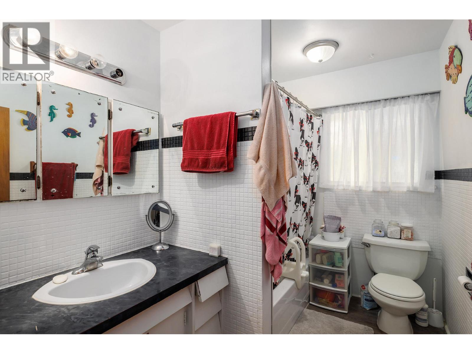  1211 Centennial Crescent, Kelowna