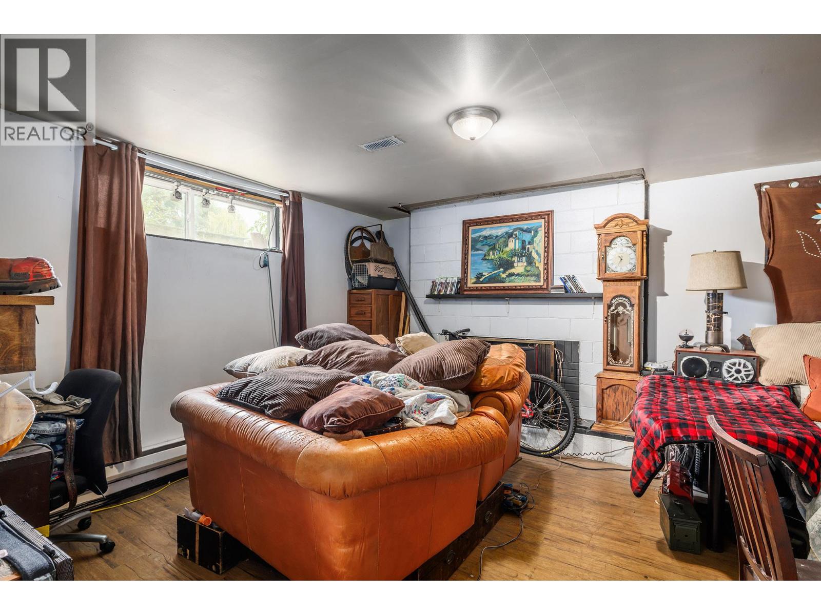  1211 Centennial Crescent, Kelowna