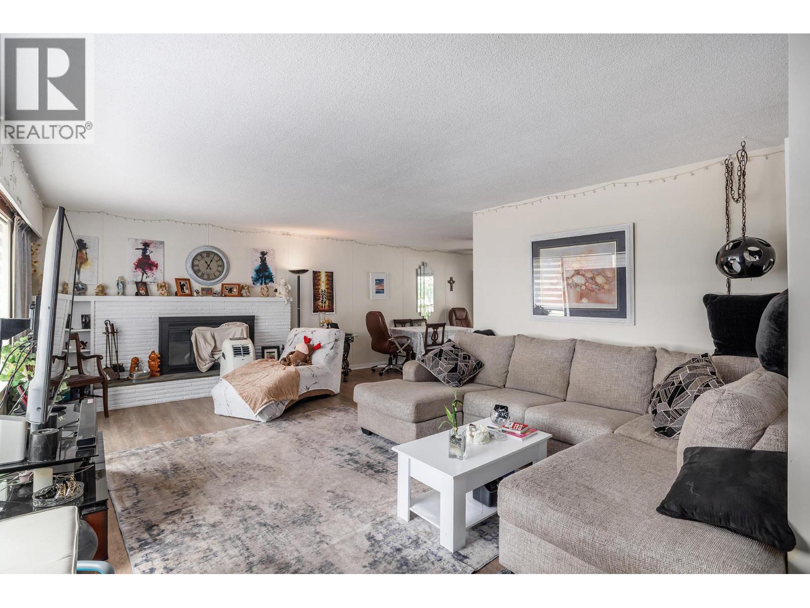  1211 Centennial Crescent, Kelowna