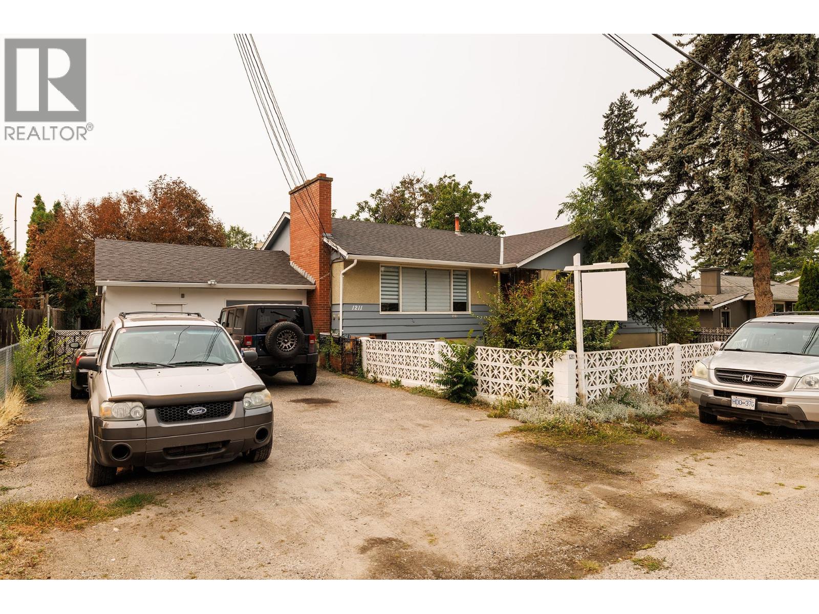  1211 Centennial Crescent, Kelowna