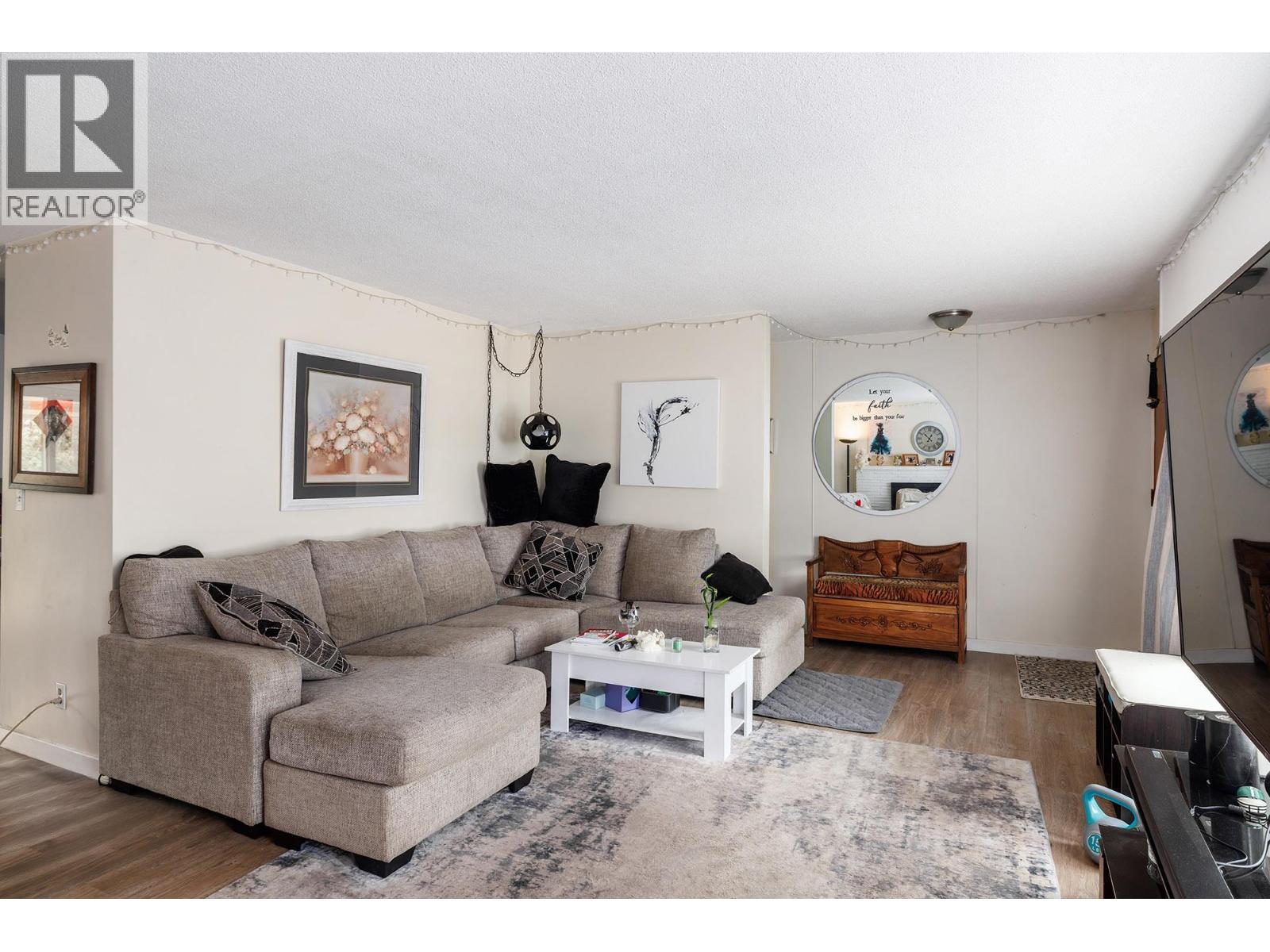  1211 Centennial Crescent, Kelowna
