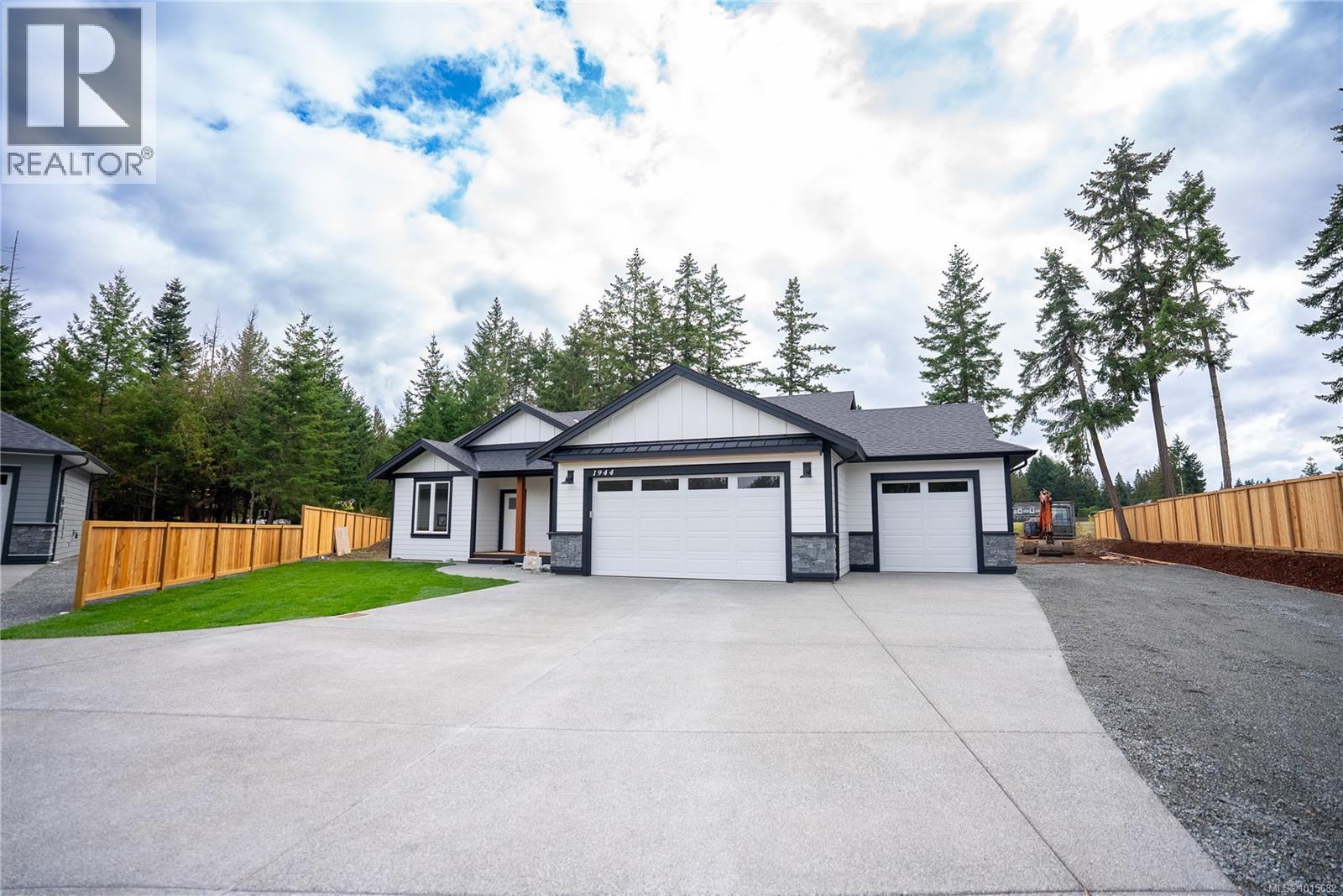 1944 Woobank Rd, Nanaimo