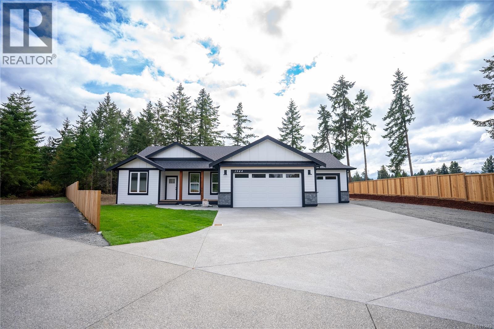 1944 Woobank Rd, Nanaimo