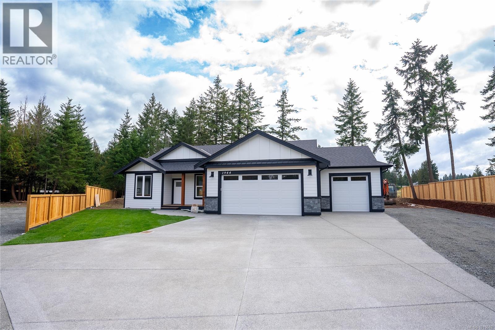 1944 Woobank Rd, Nanaimo