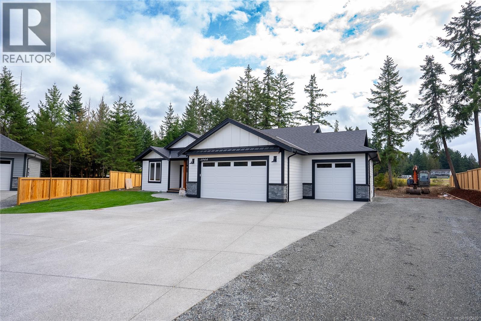 1944 Woobank Rd, Nanaimo
