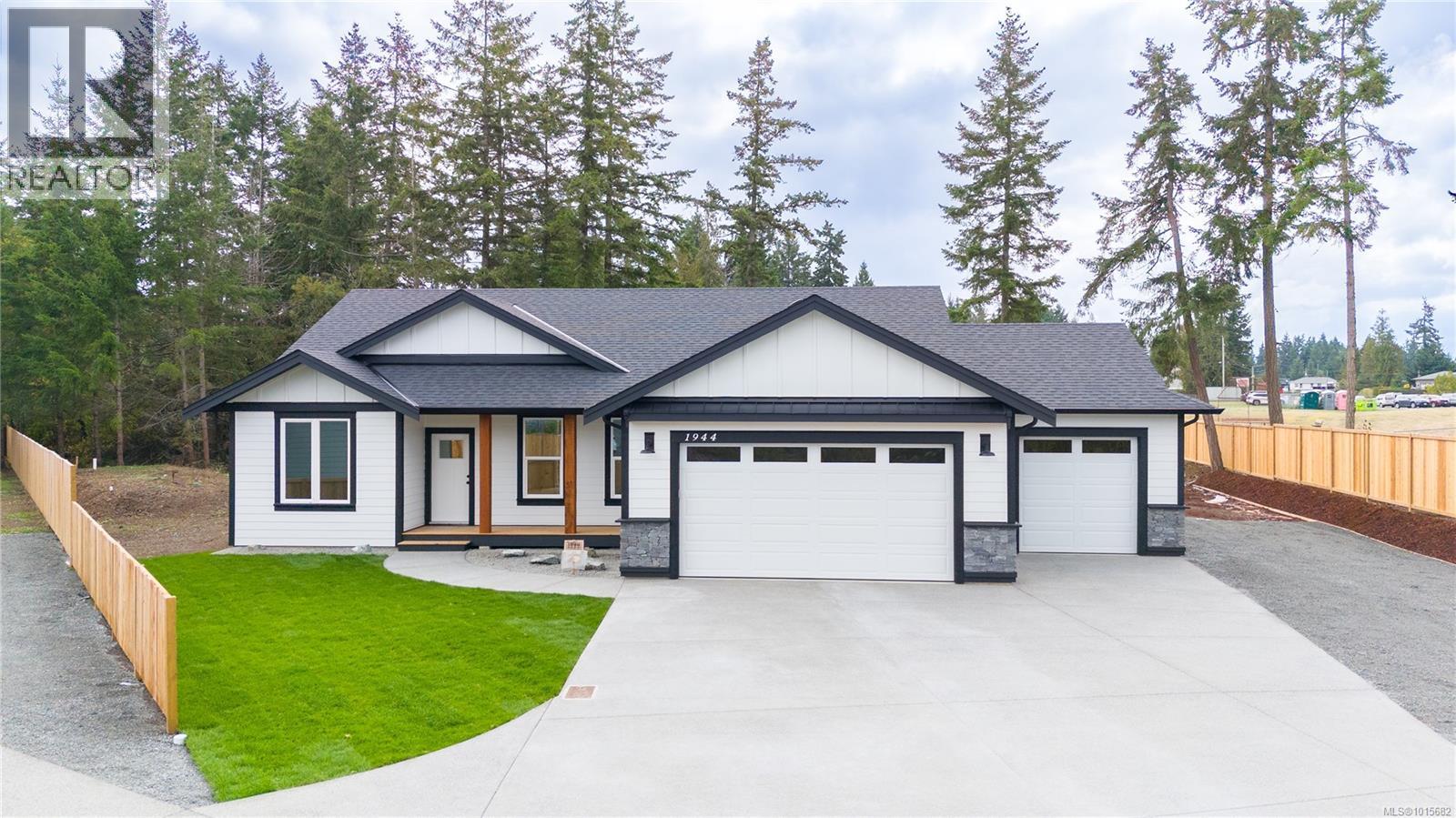 1944 Woobank Rd, Nanaimo