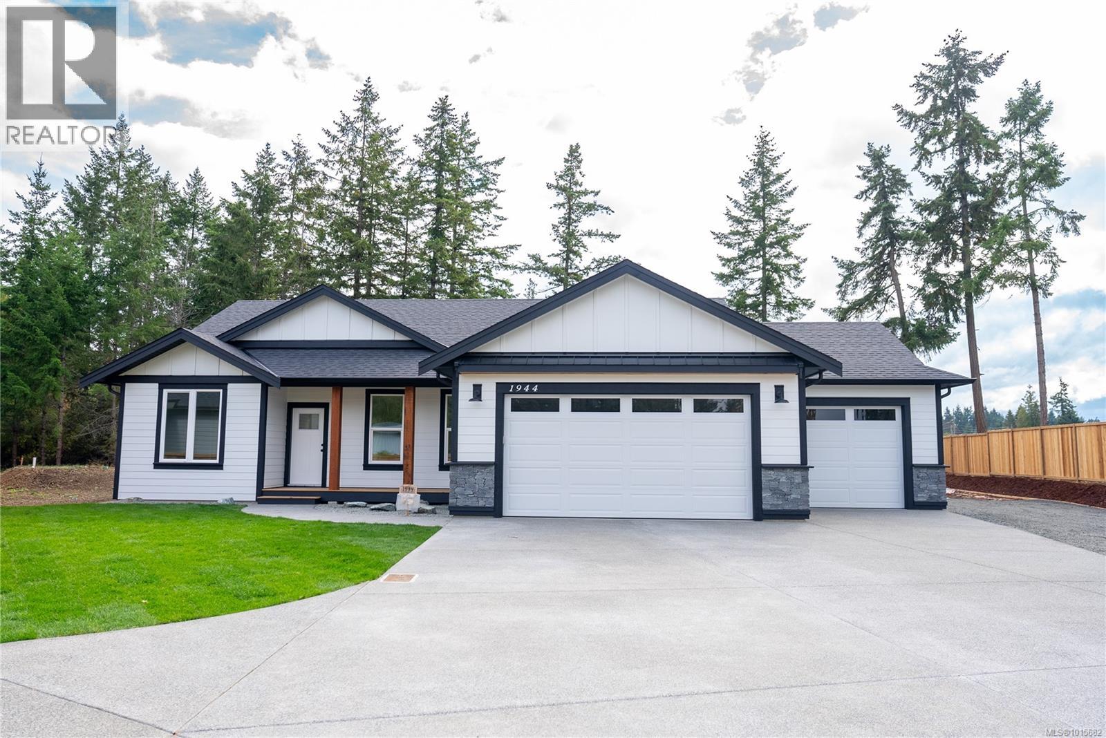1944 Woobank Rd, Nanaimo