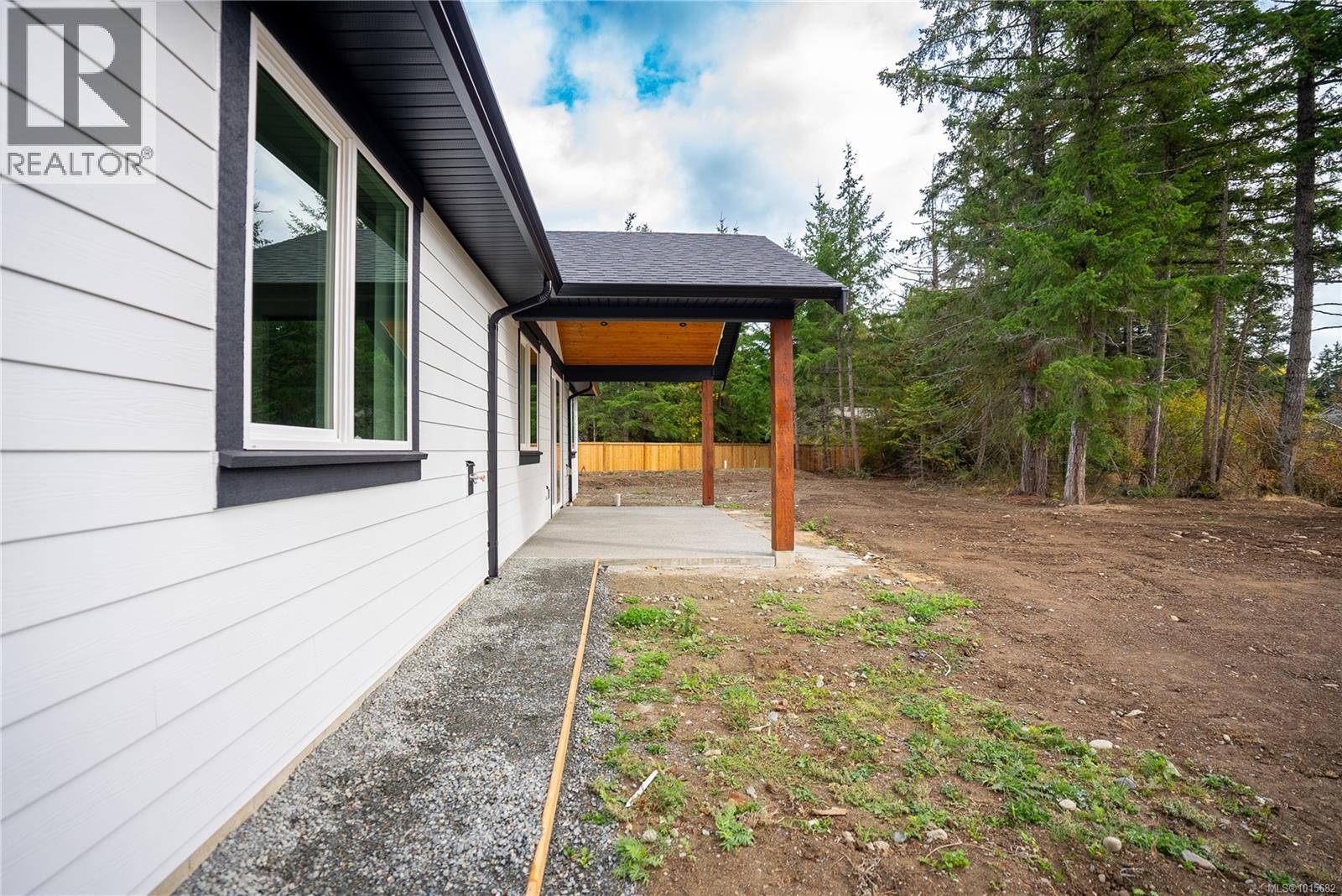 1944 Woobank Rd, Nanaimo