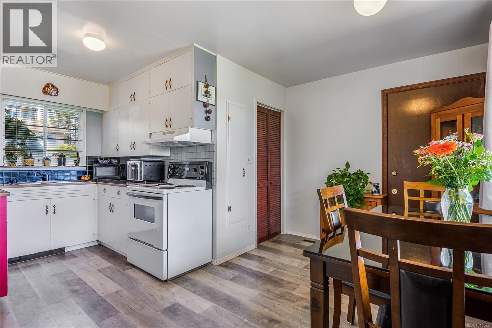 300 McCarthy St, Campbell River